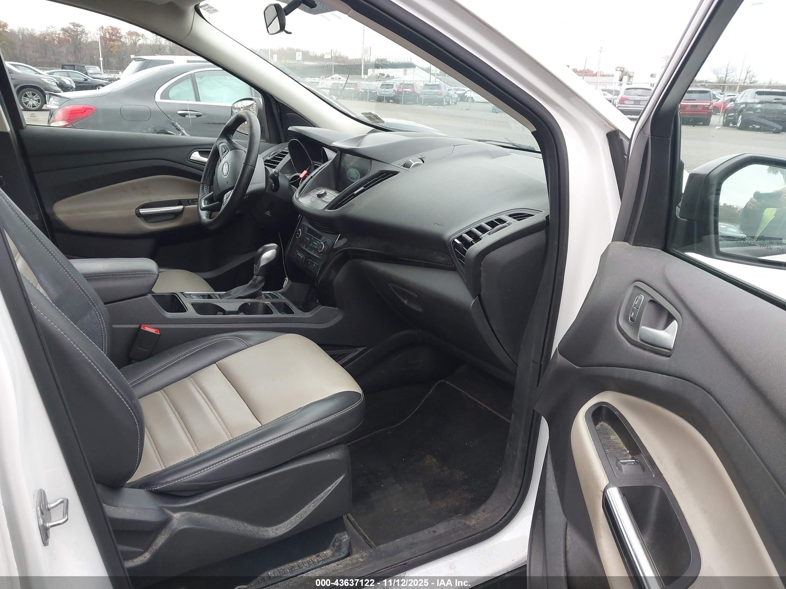 FORD ESCAPE image 5