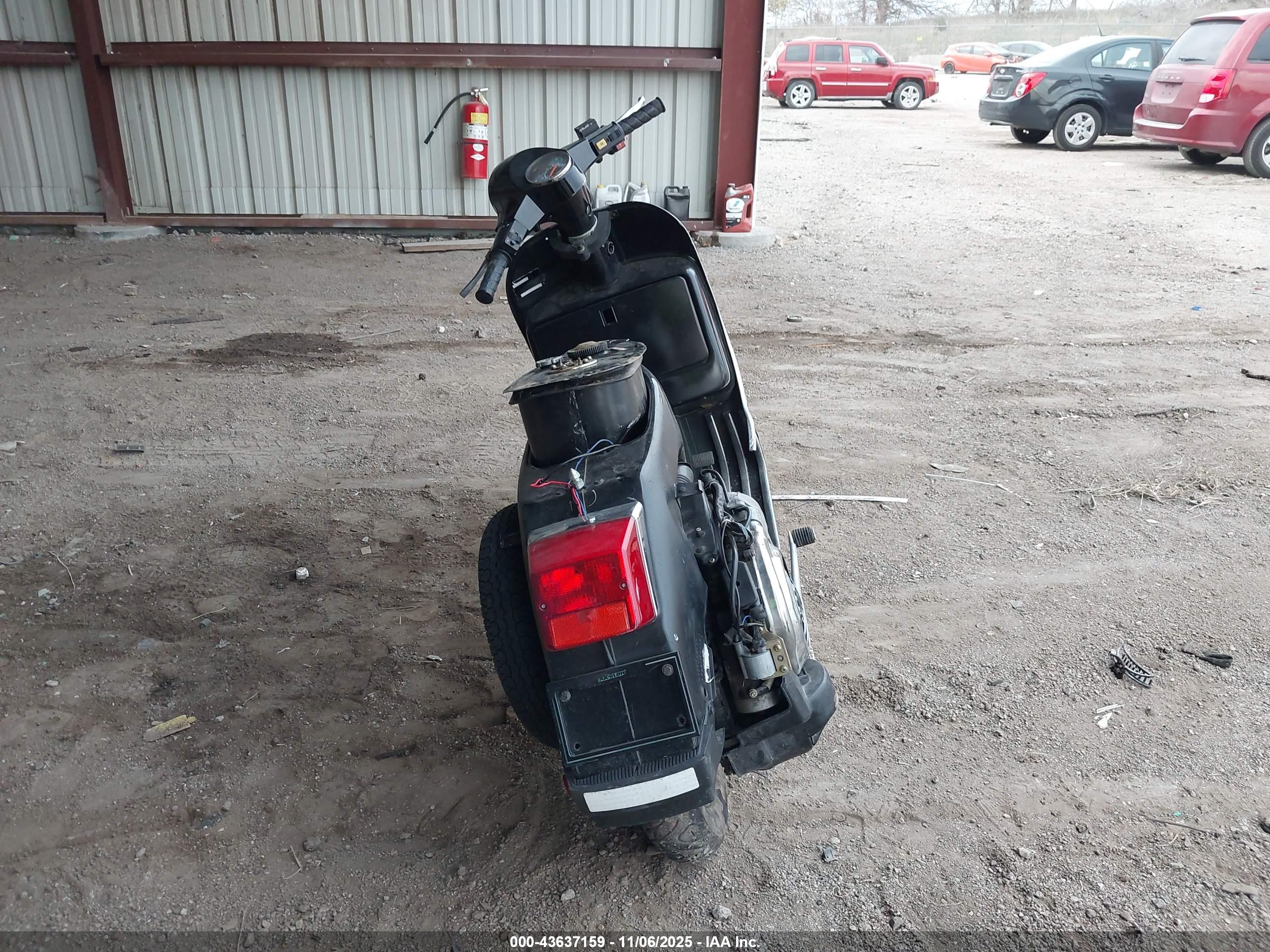 GENUINE SCOOTER image 6