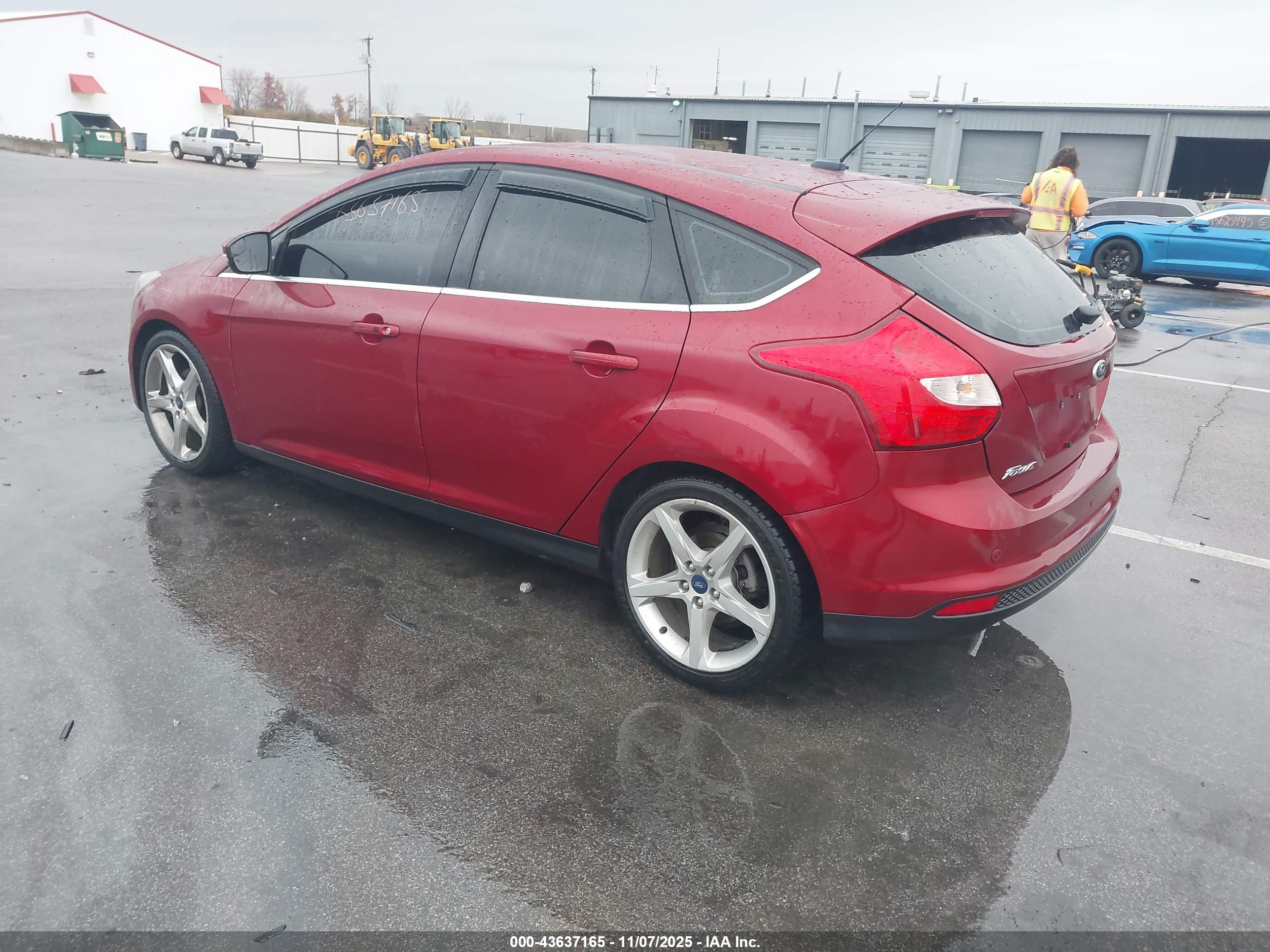 FORD FOCUS image 3