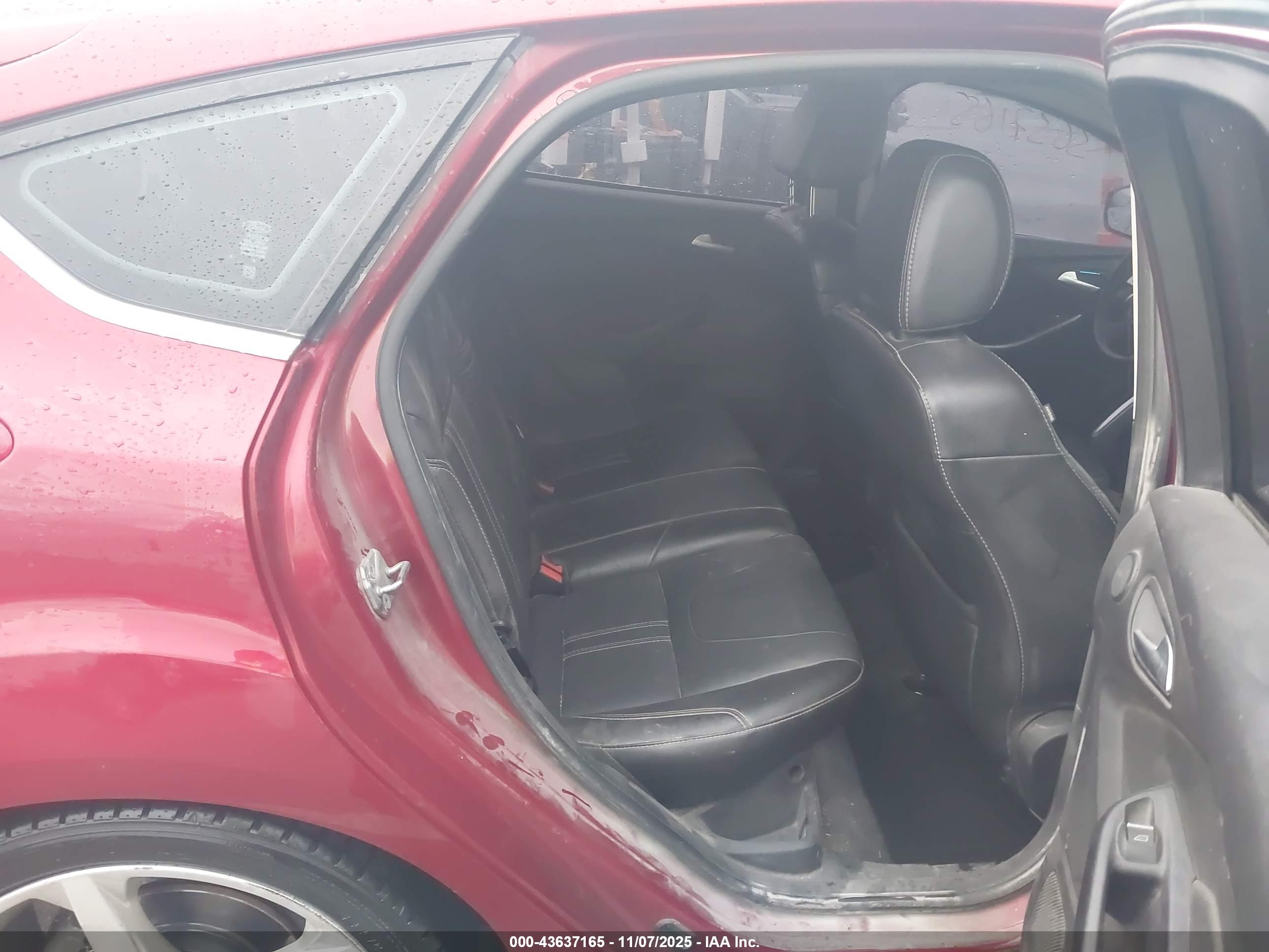 FORD FOCUS image 8