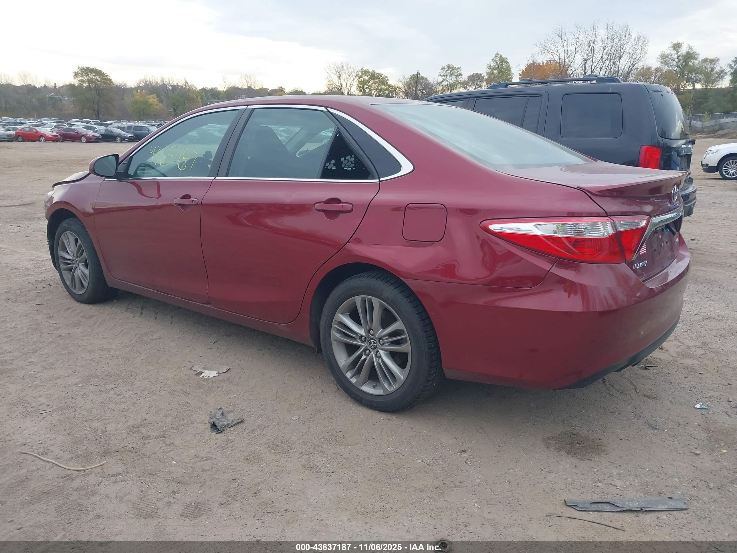 TOYOTA CAMRY image 3