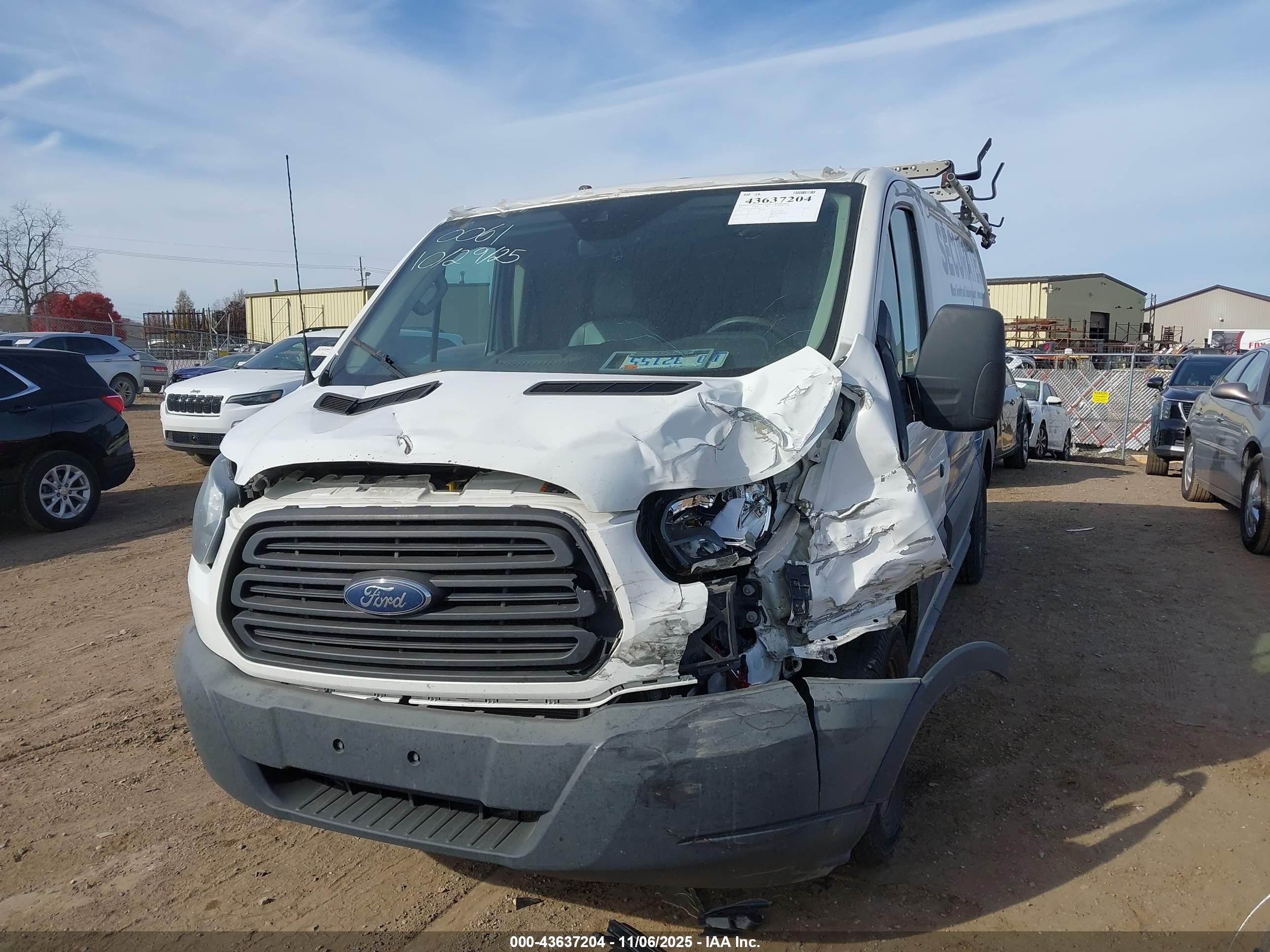 FORD TRANSIT-150 image 6