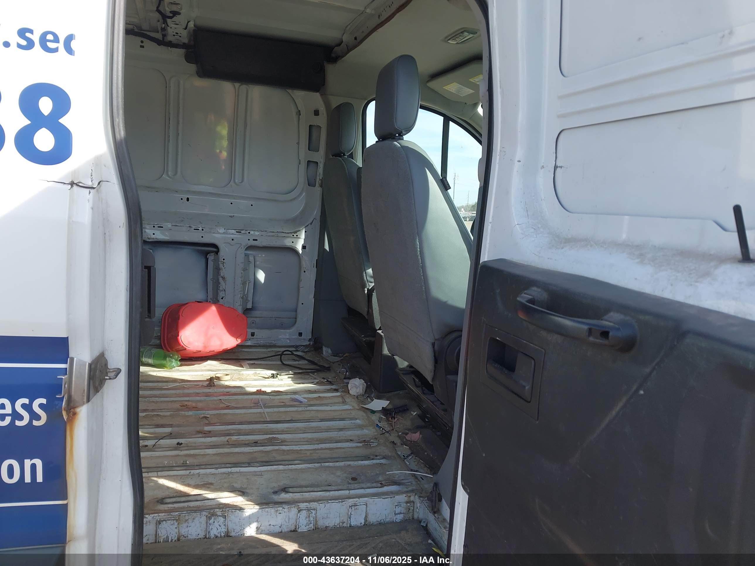 FORD TRANSIT-150 image 8