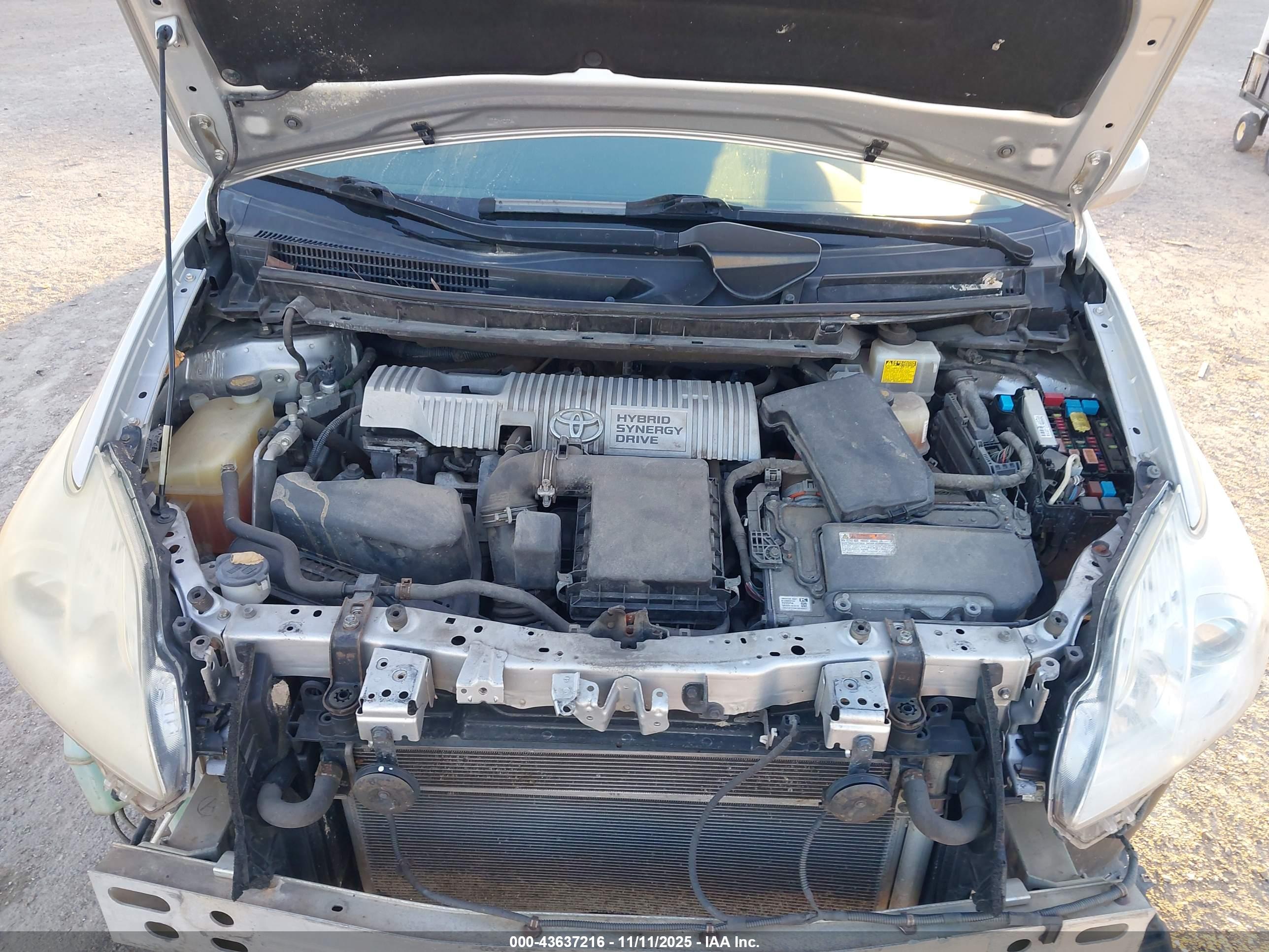 TOYOTA PRIUS image 10