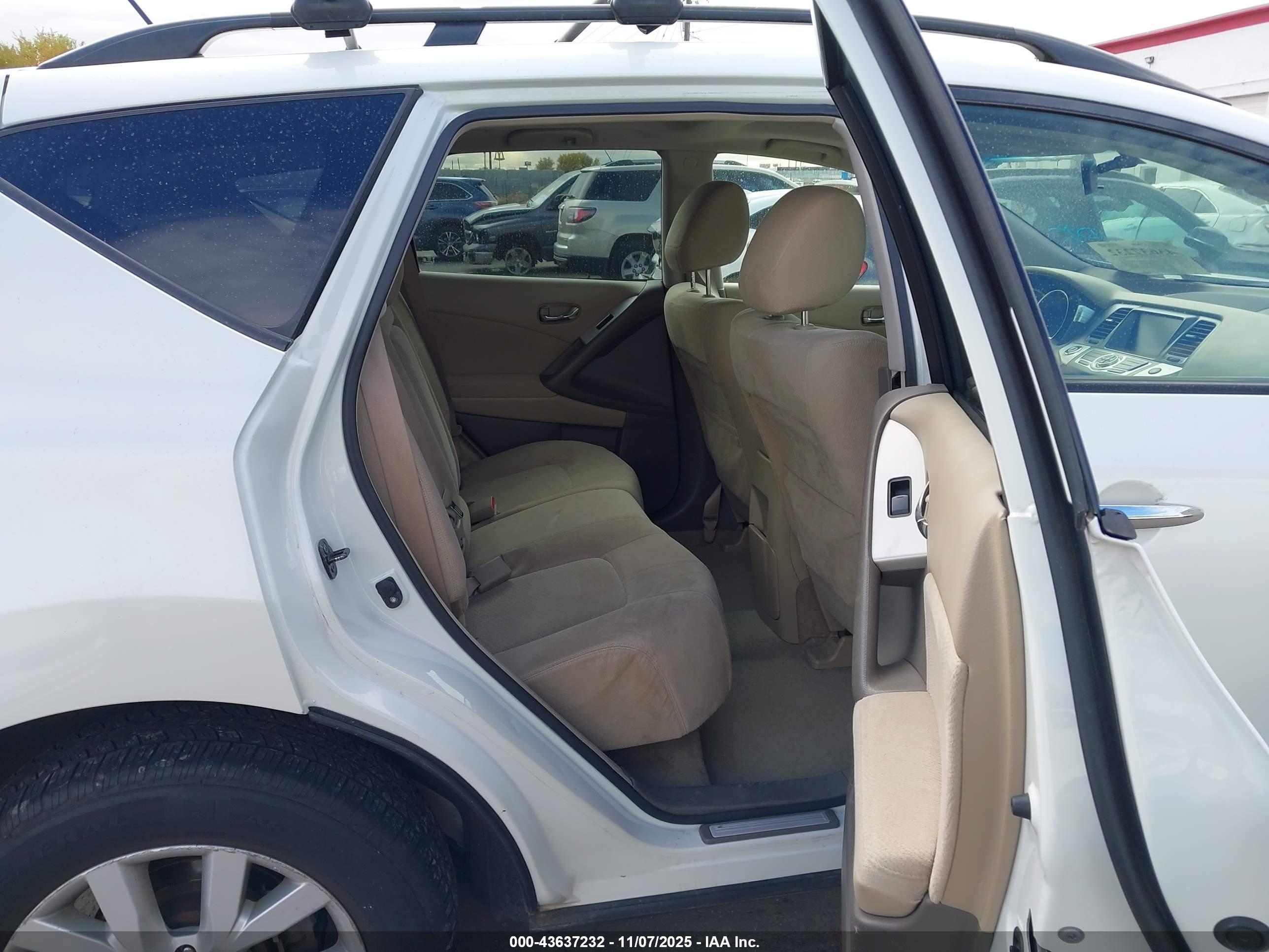NISSAN MURANO image 8