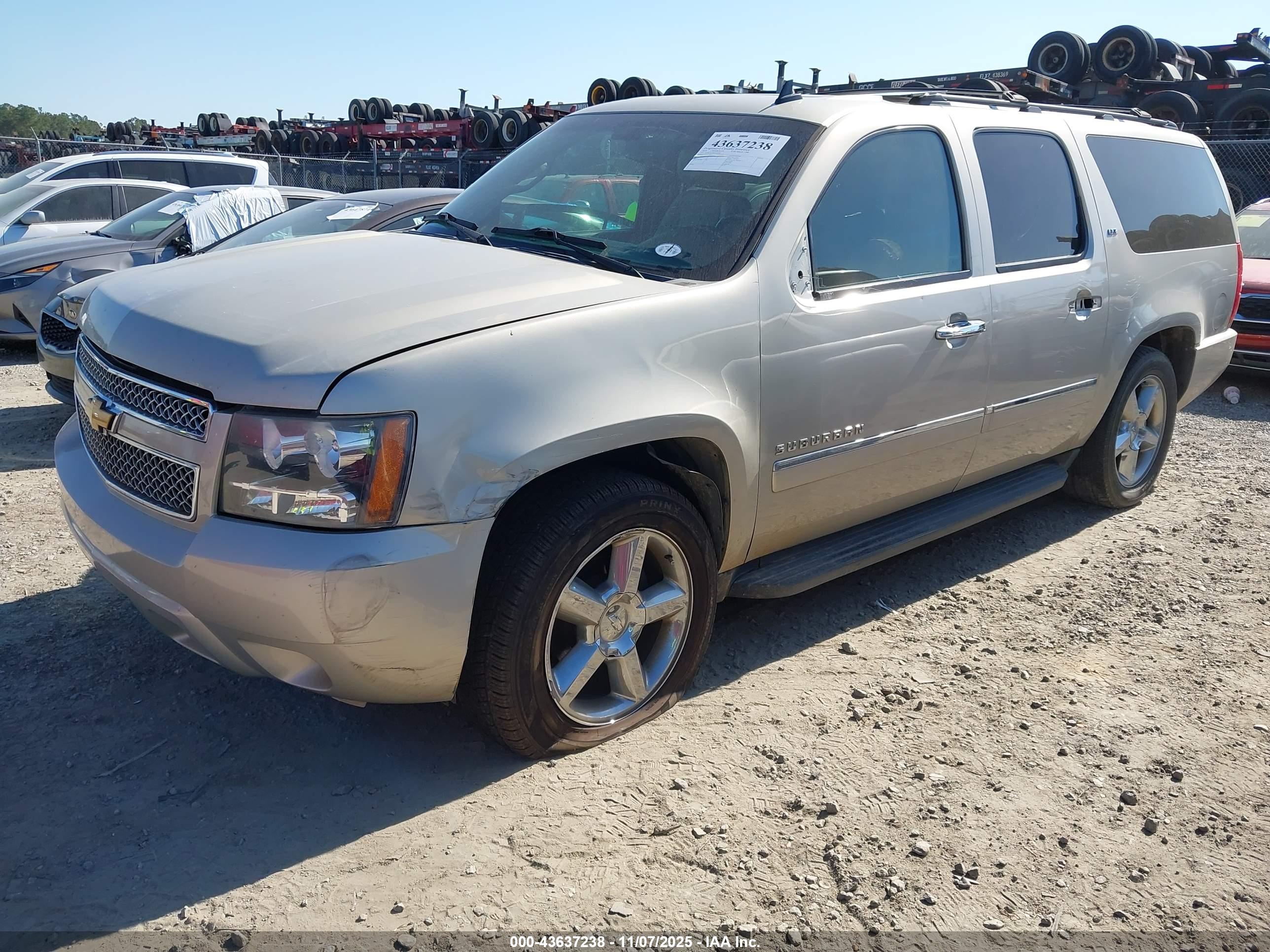 CHEVROLET SUBURBAN image 2