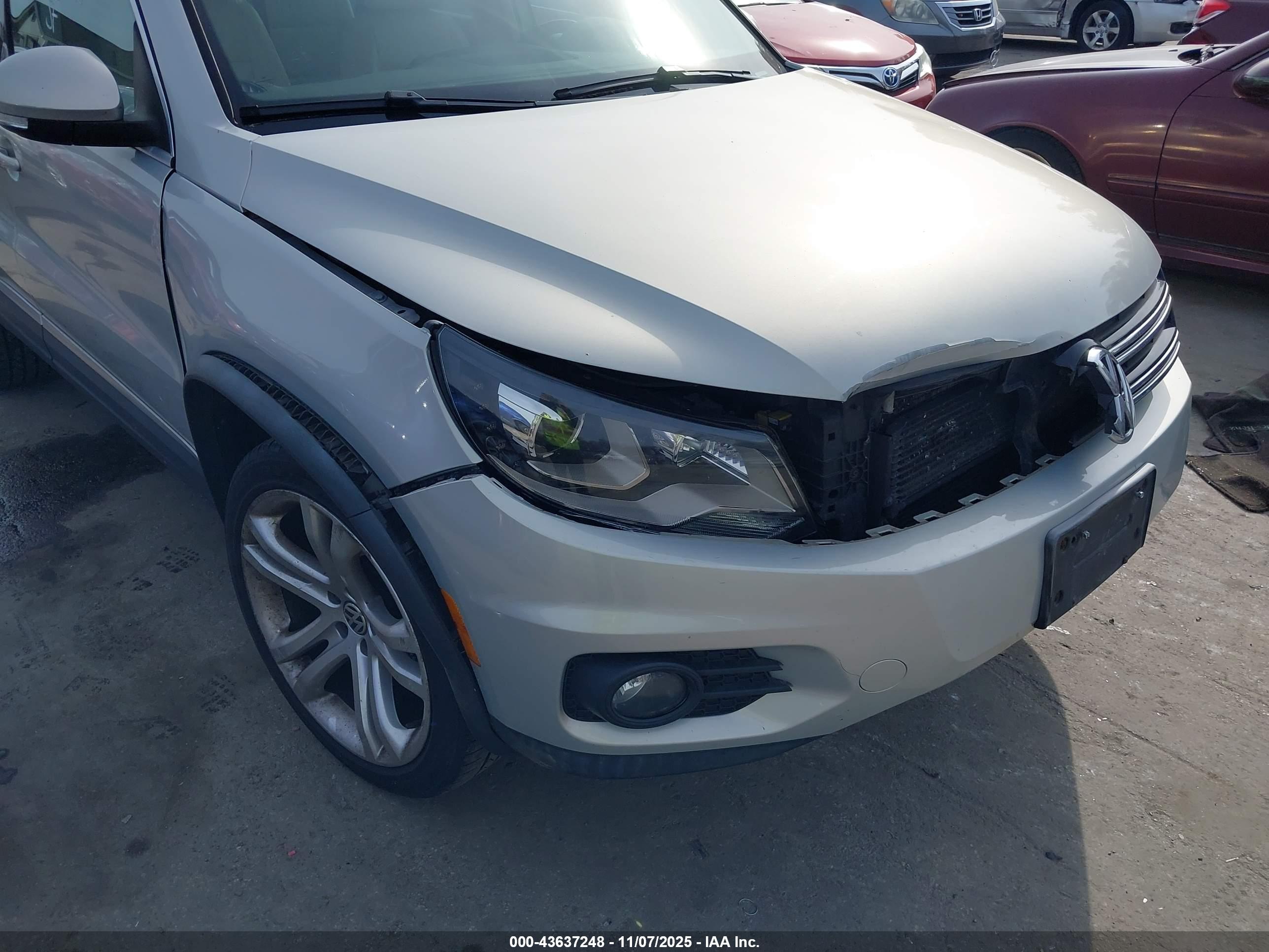 VOLKSWAGEN TIGUAN image 6