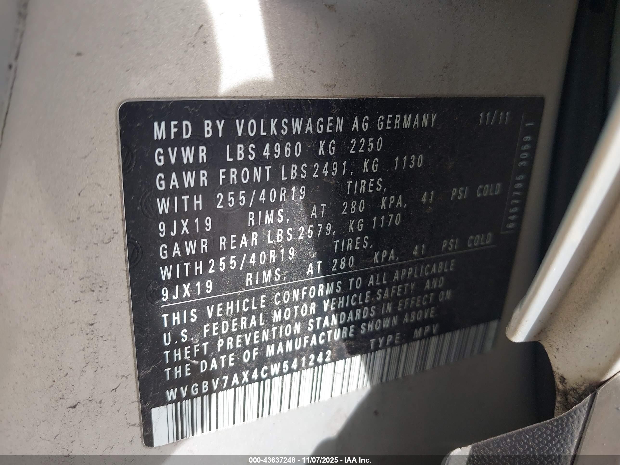 VOLKSWAGEN TIGUAN image 9