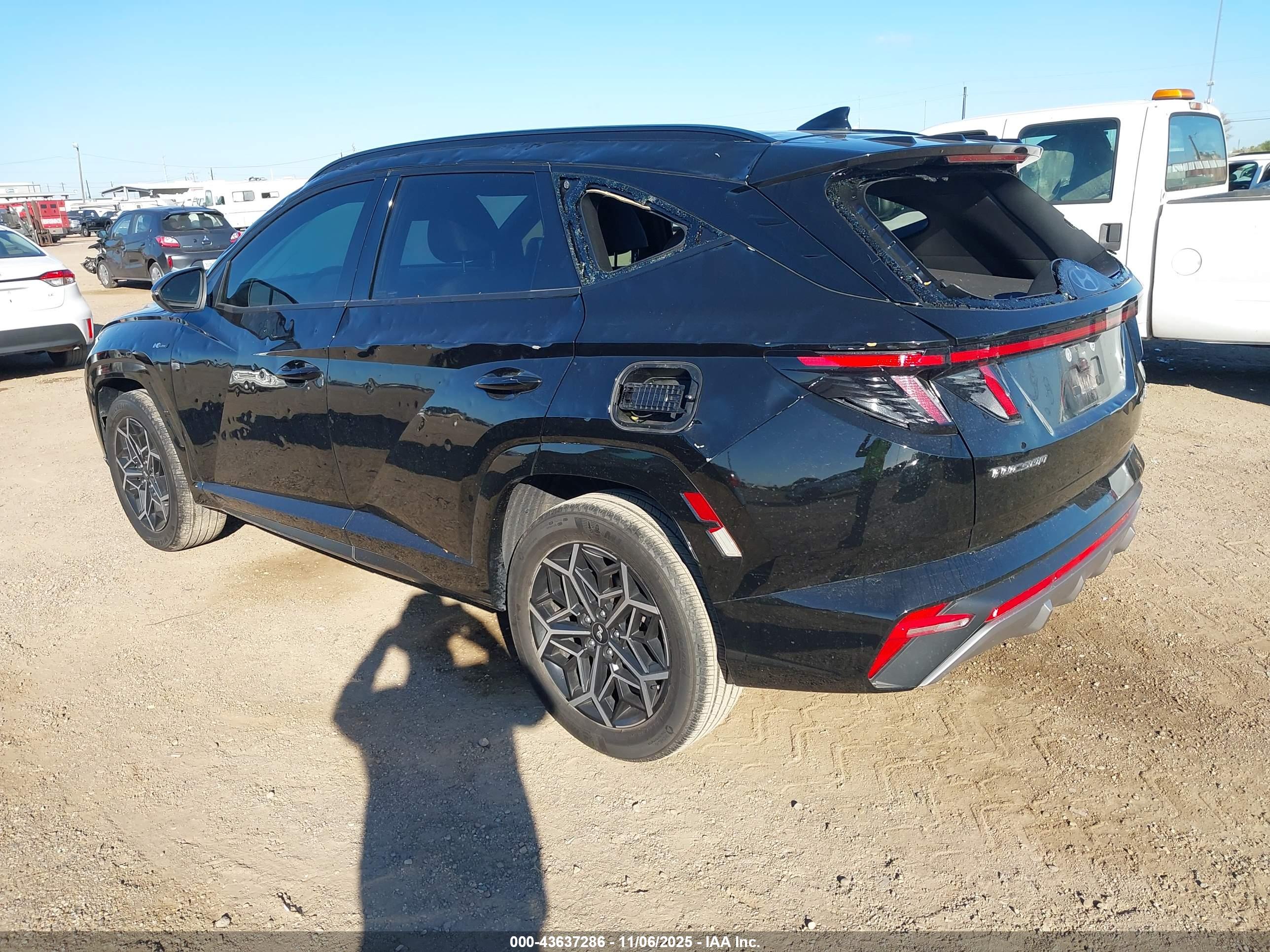 HYUNDAI TUCSON image 3