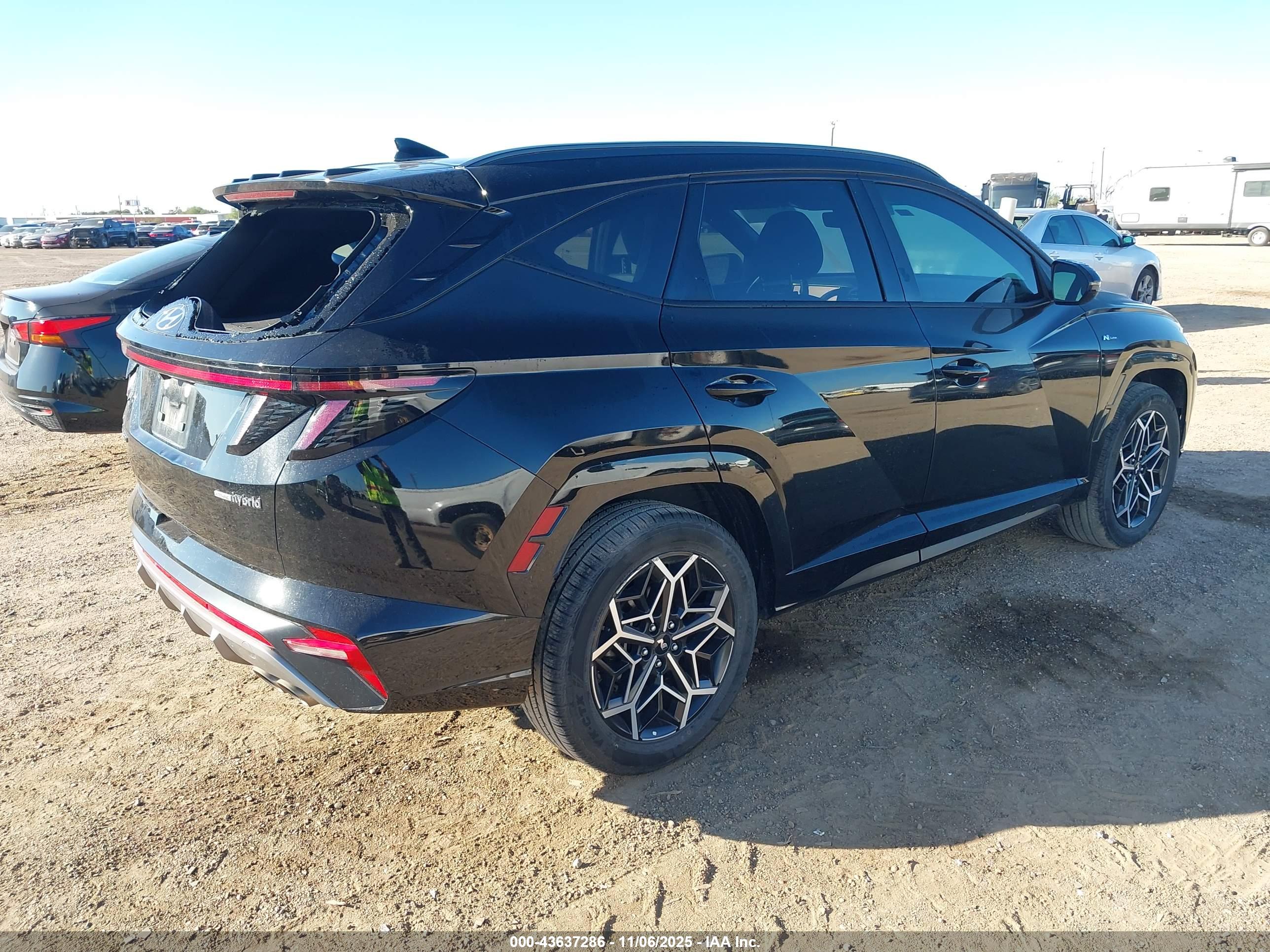 HYUNDAI TUCSON image 4