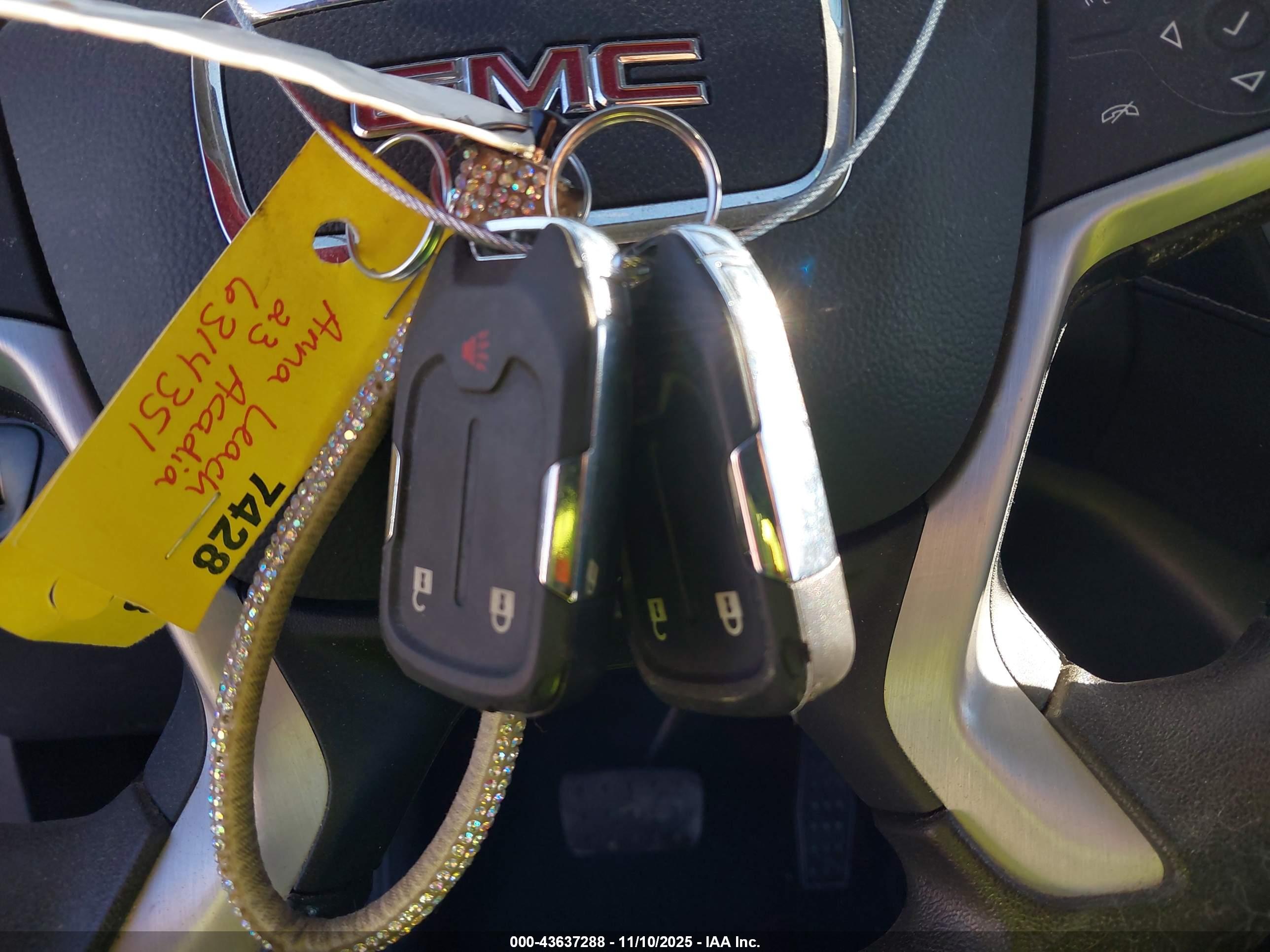 GMC ACADIA image 11