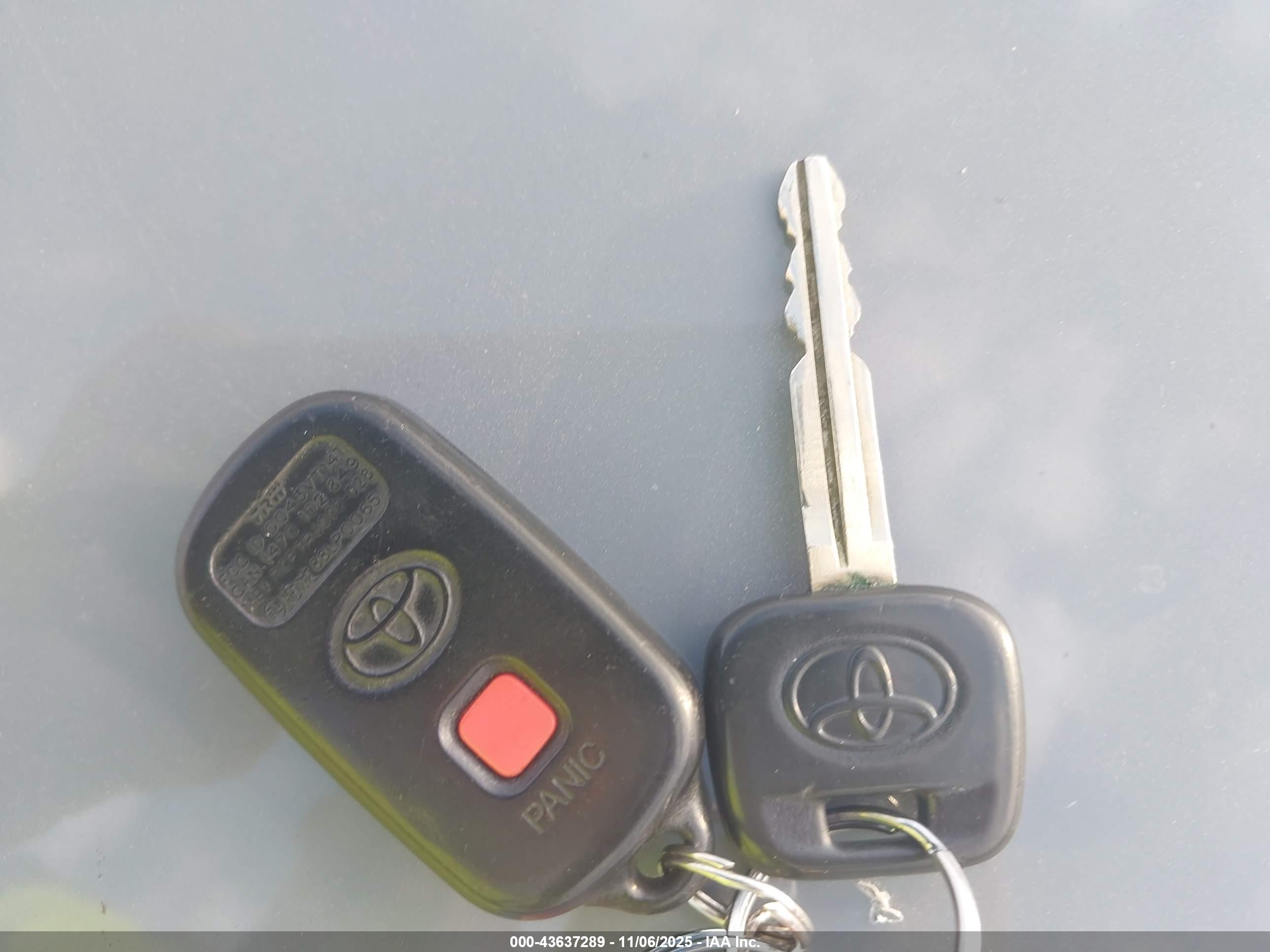 TOYOTA CAMRY image 11