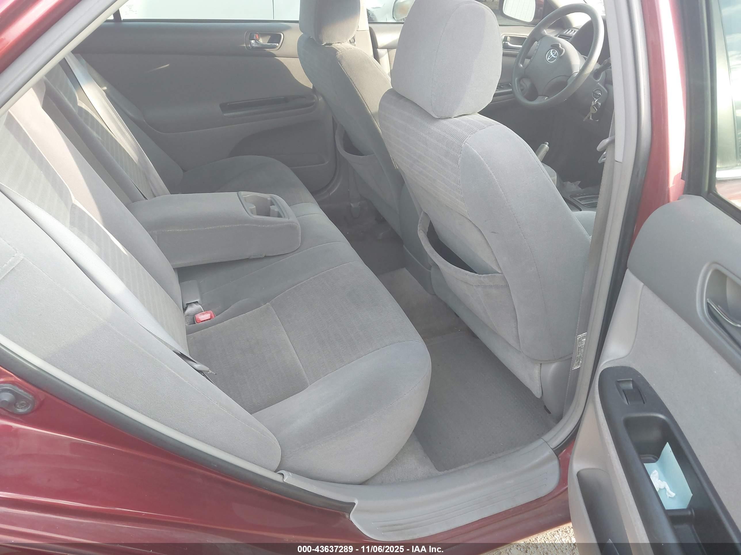 TOYOTA CAMRY image 8