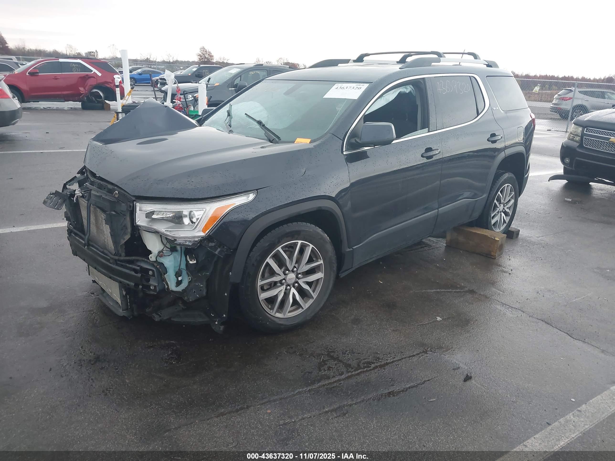 GMC ACADIA image 2