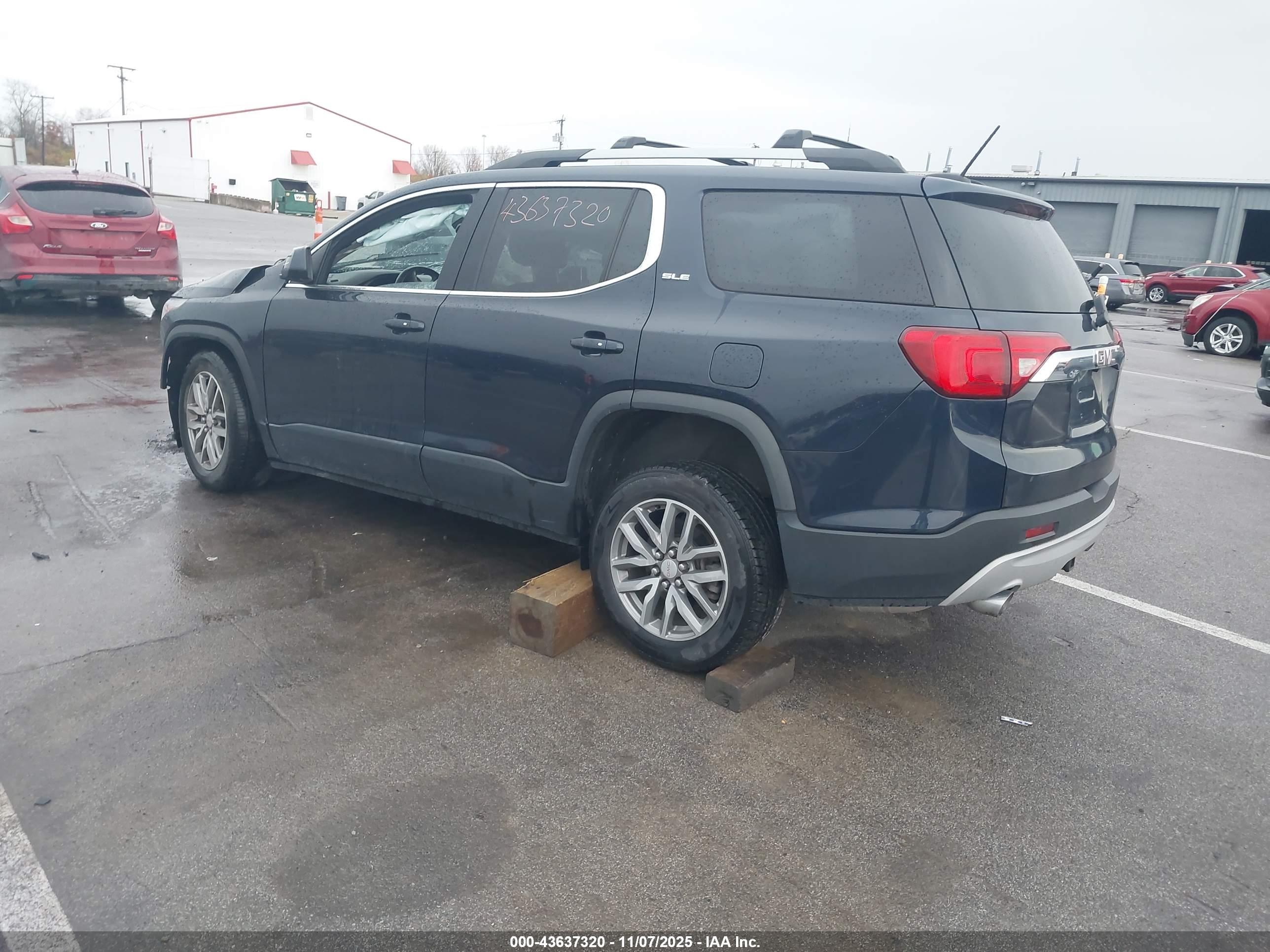 GMC ACADIA image 3