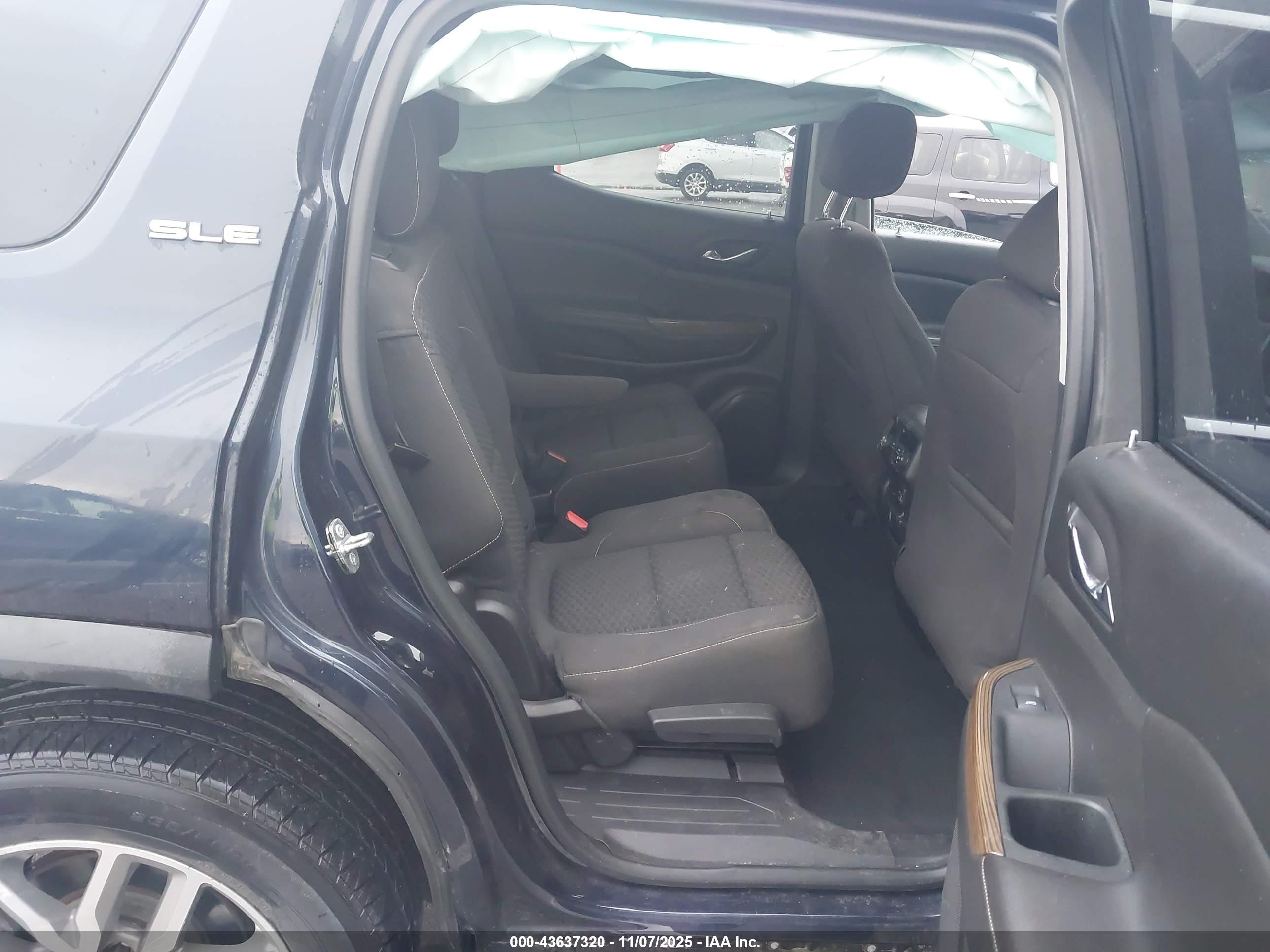 GMC ACADIA image 8