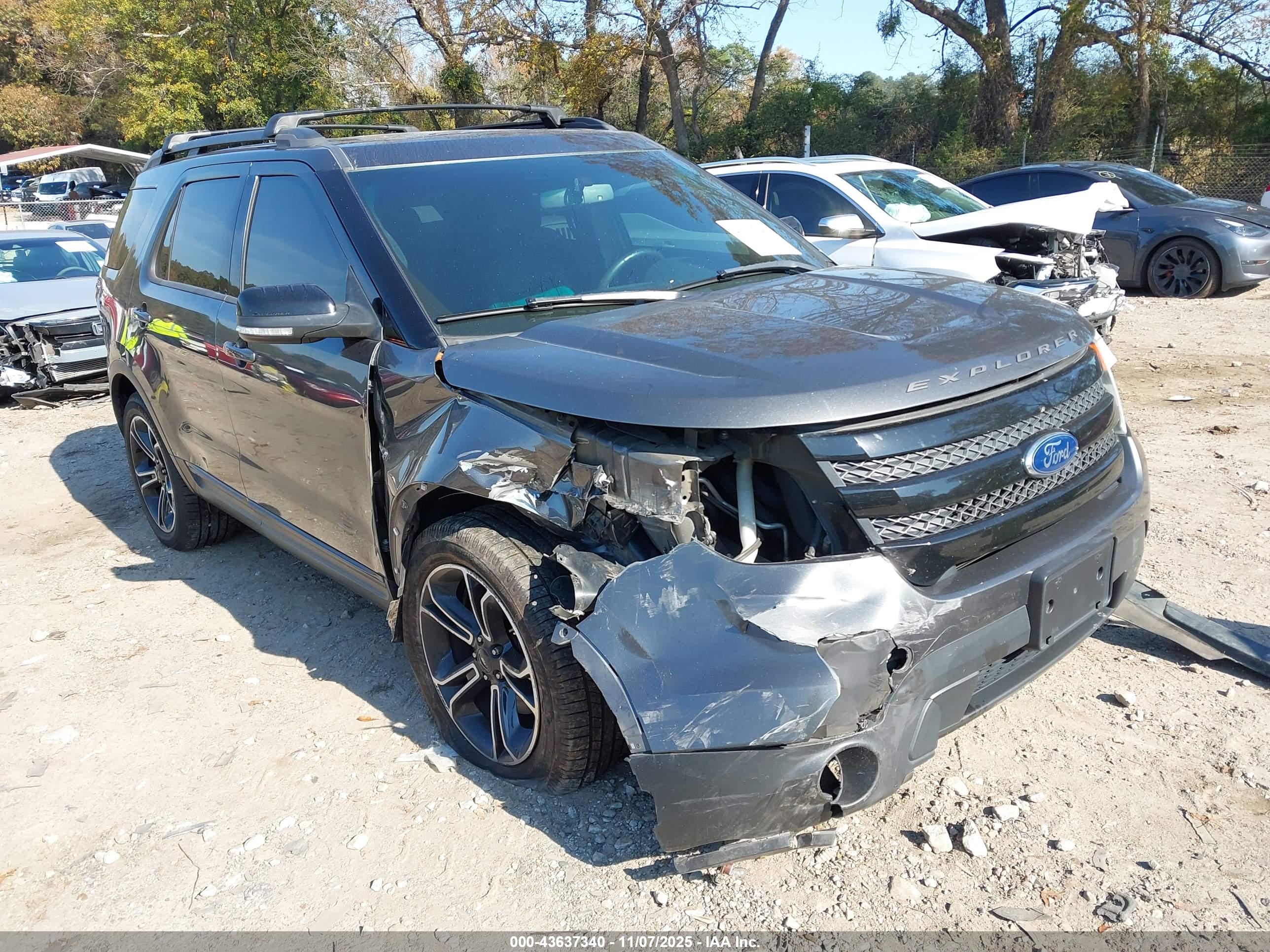 FORD EXPLORER image 6