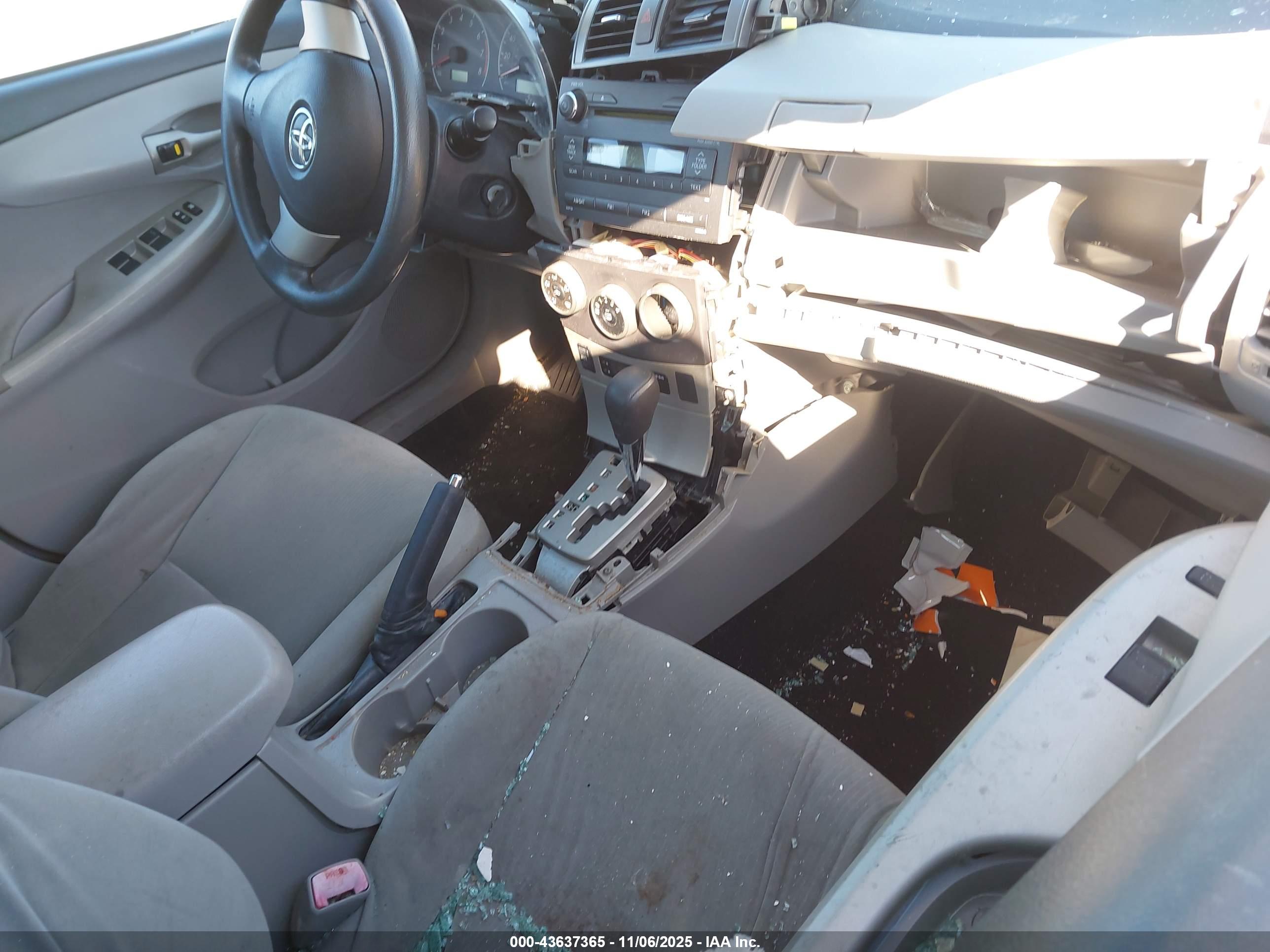 TOYOTA COROLLA image 5