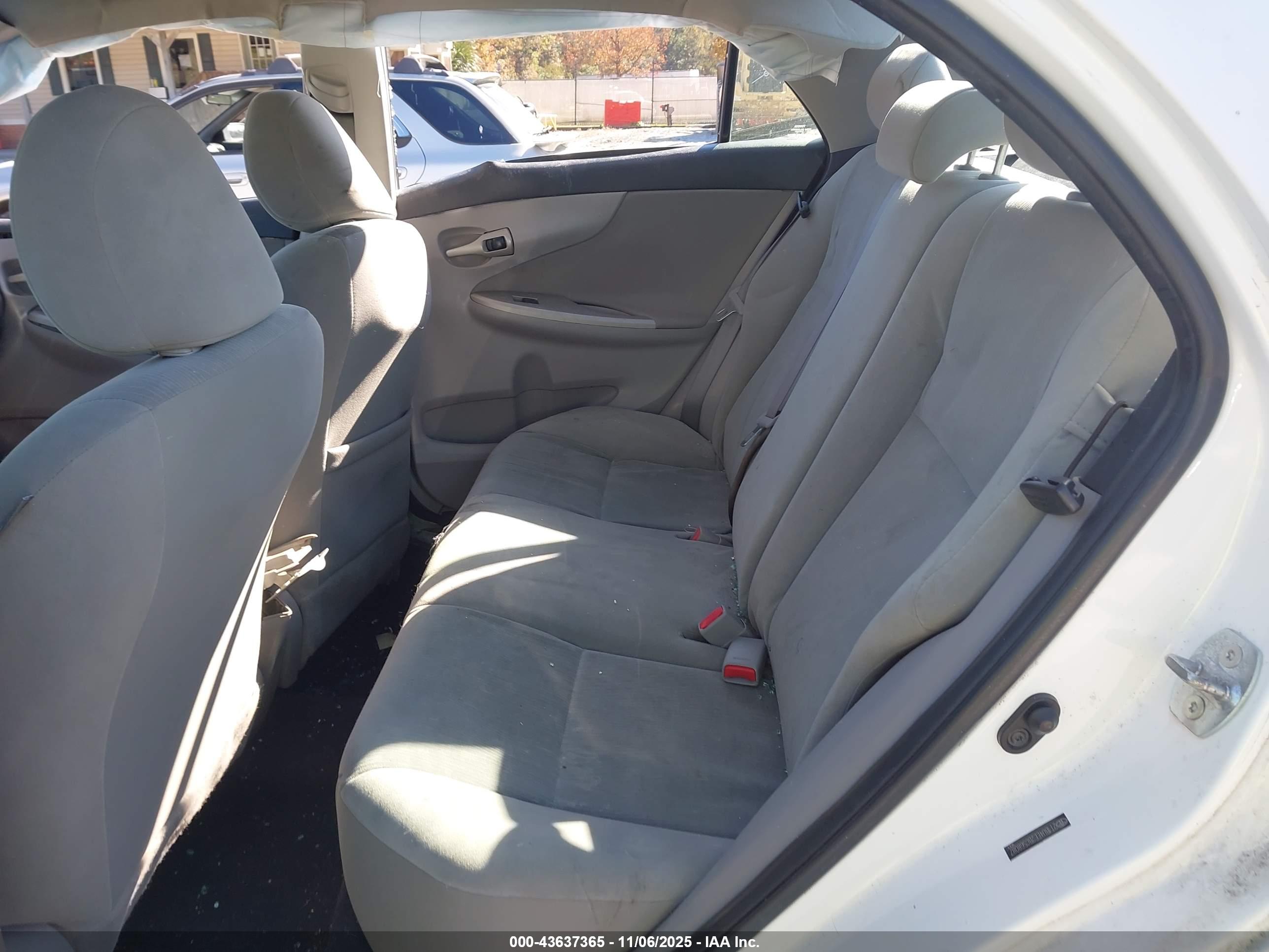 TOYOTA COROLLA image 8