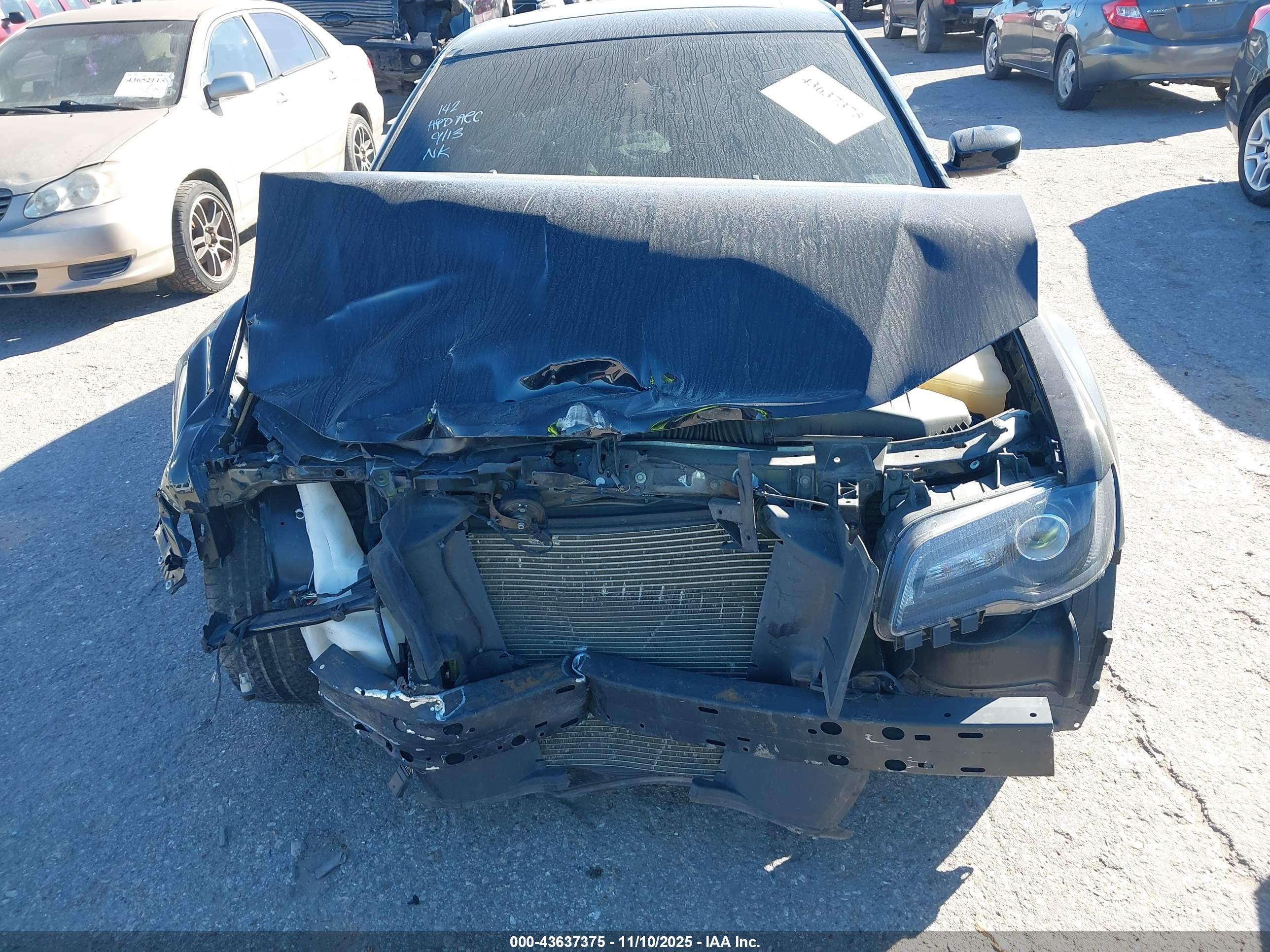 CHRYSLER 300 image 10