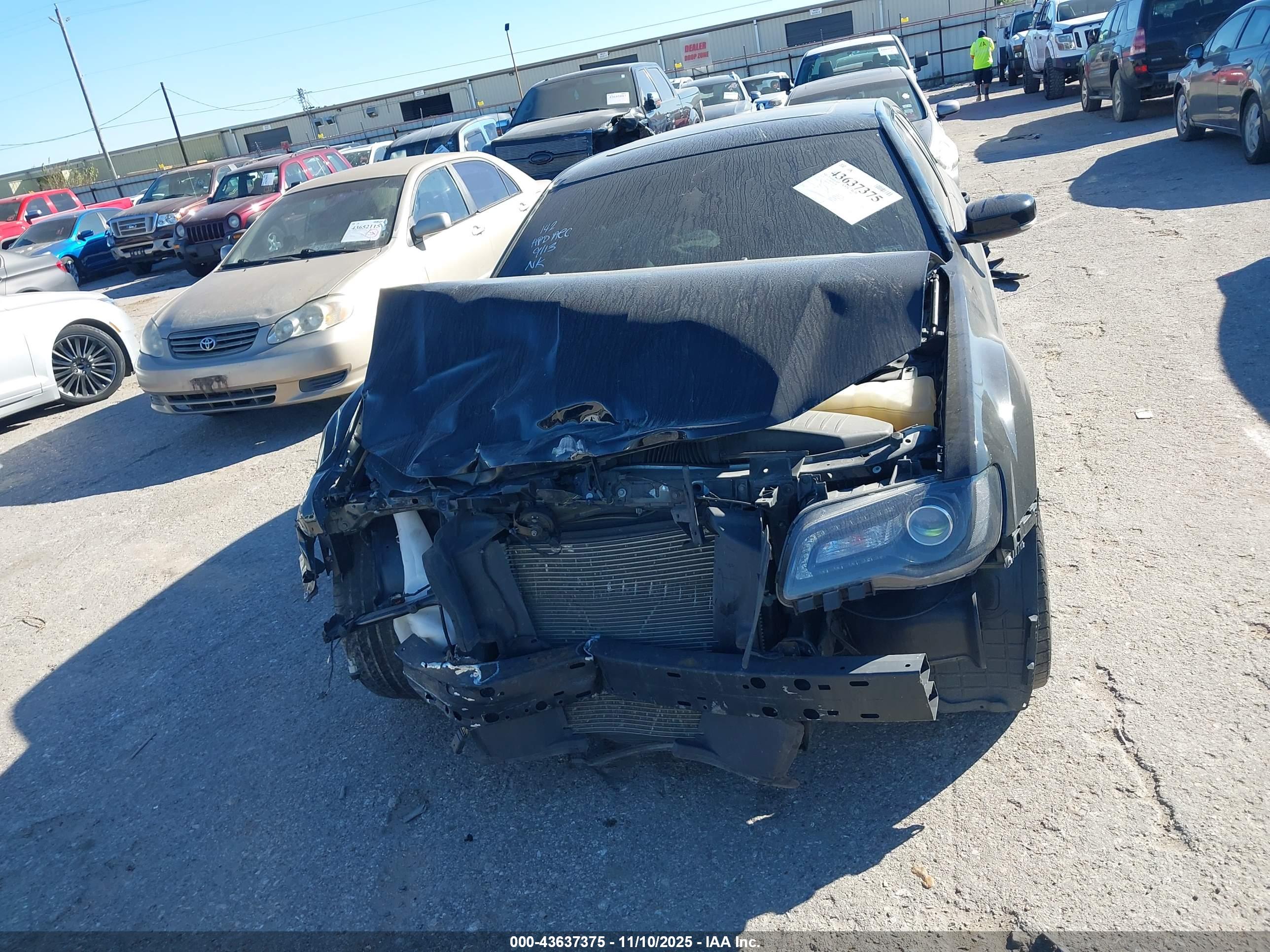 CHRYSLER 300 image 6