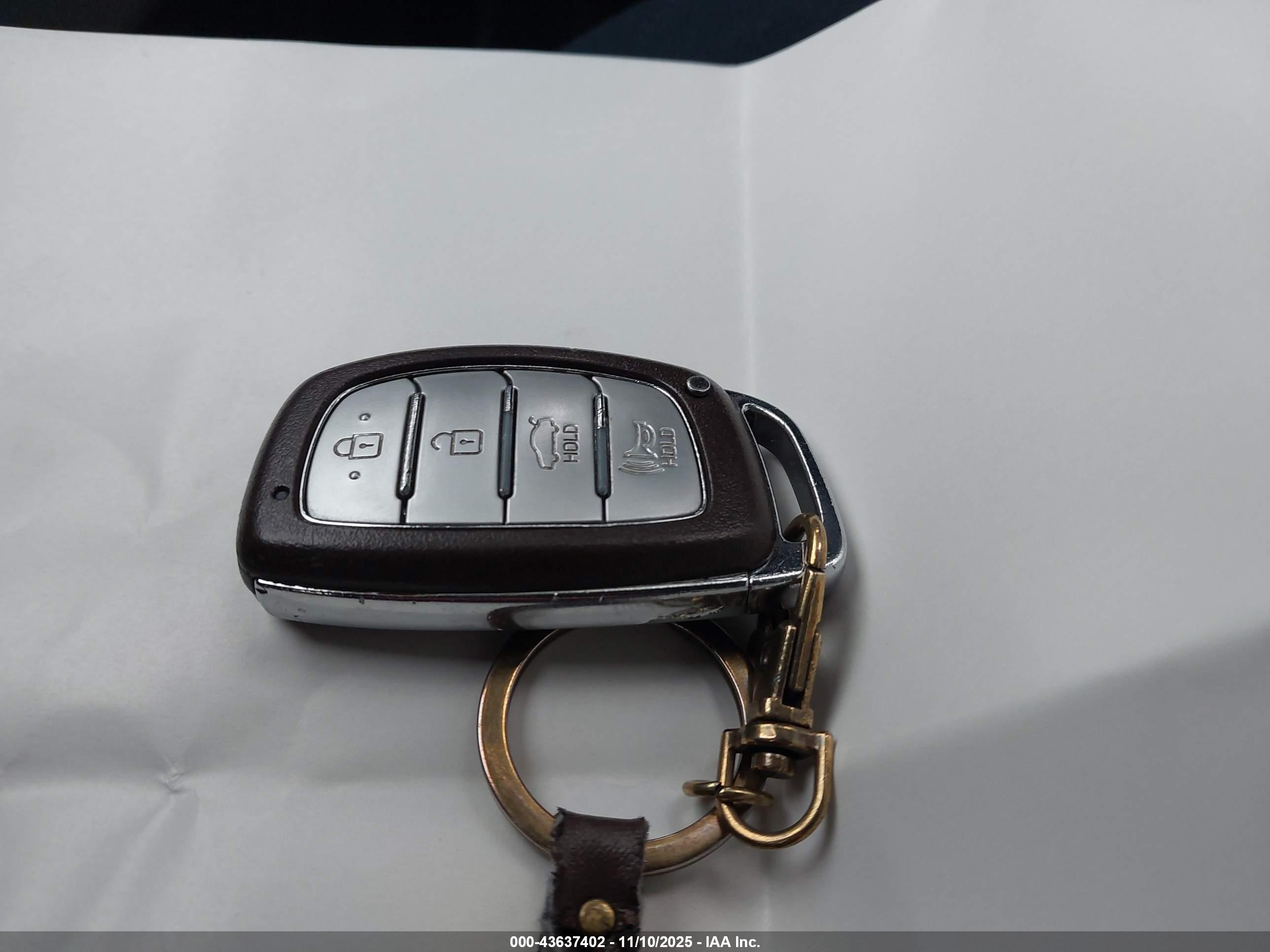 HYUNDAI ELANTRA image 11