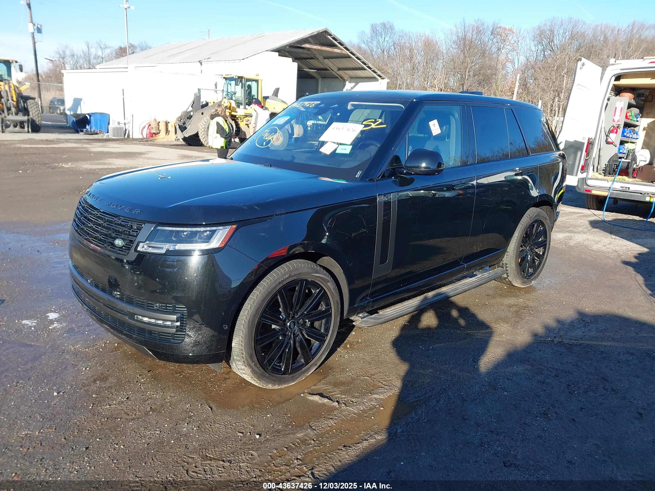 LAND ROVER image 2
