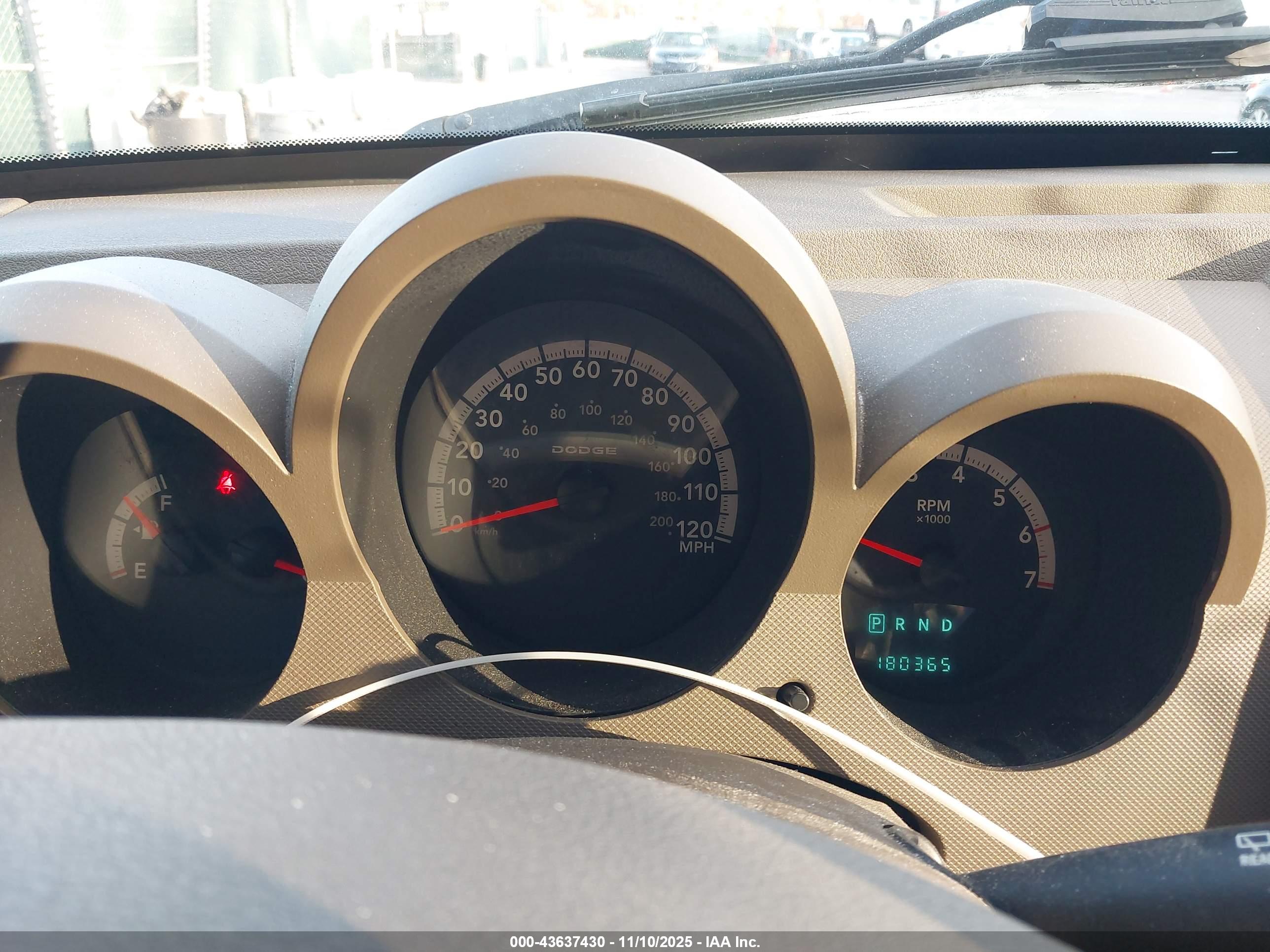 DODGE NITRO image 7