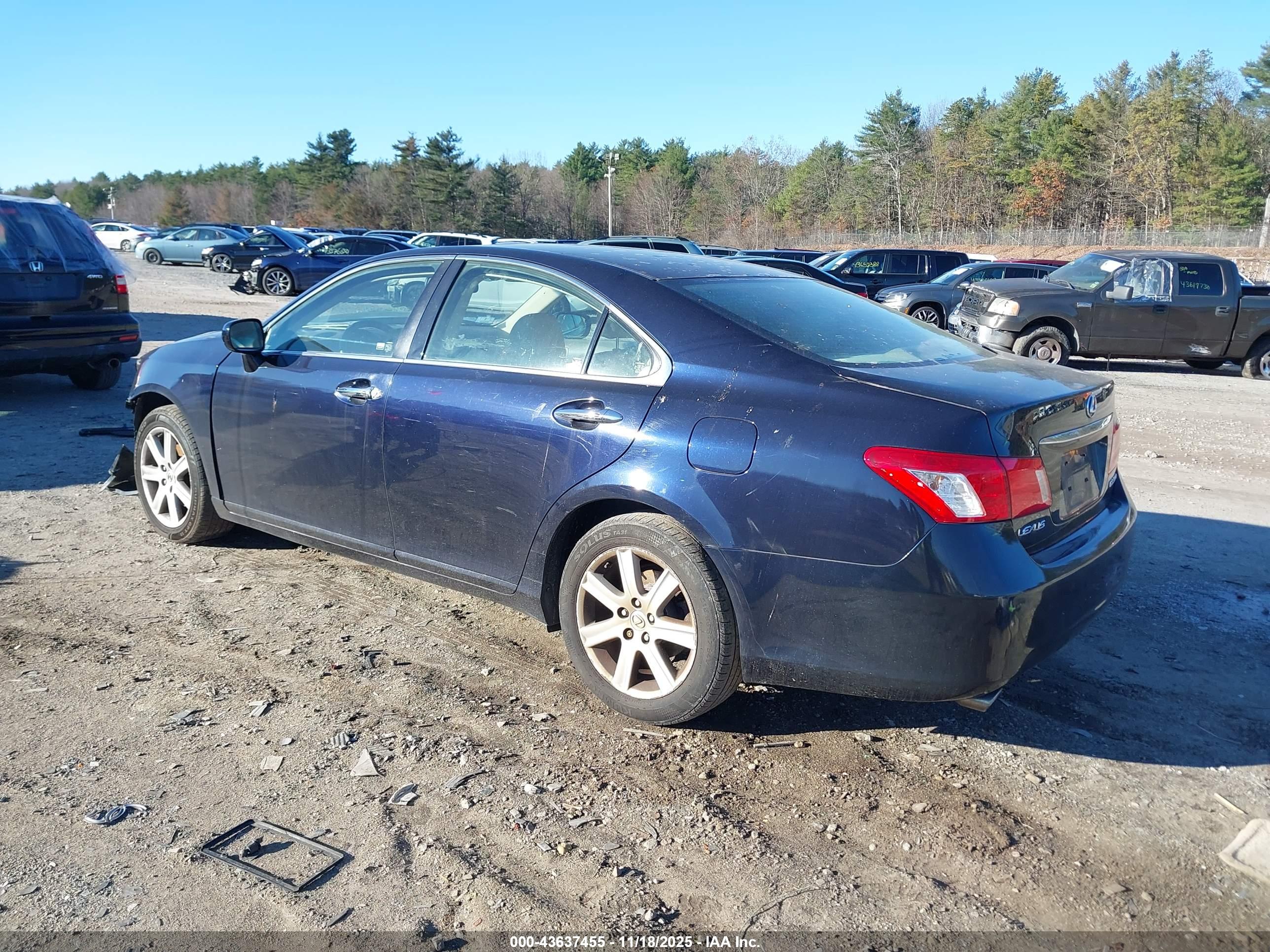 LEXUS ES image 3