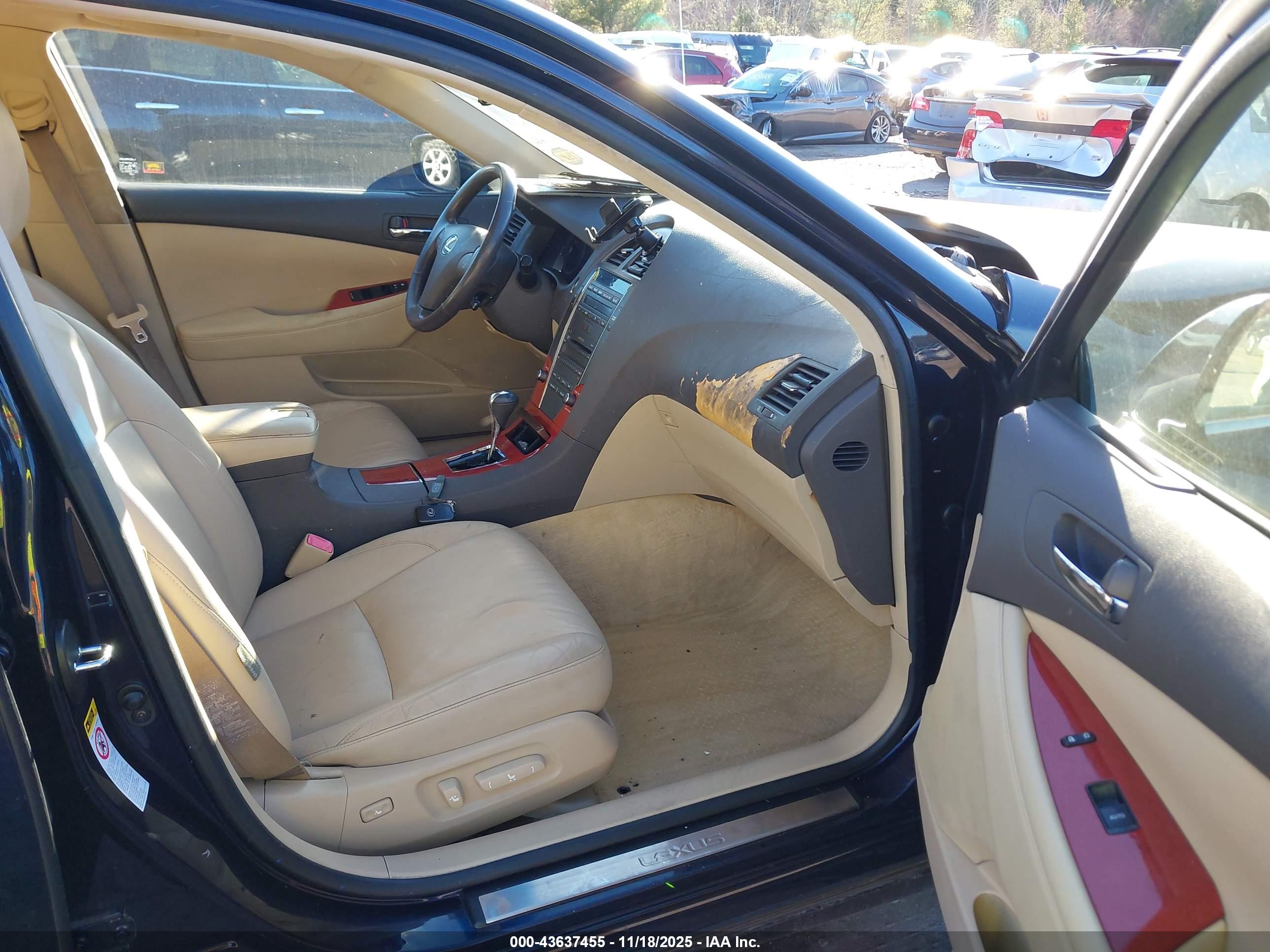 LEXUS ES image 5