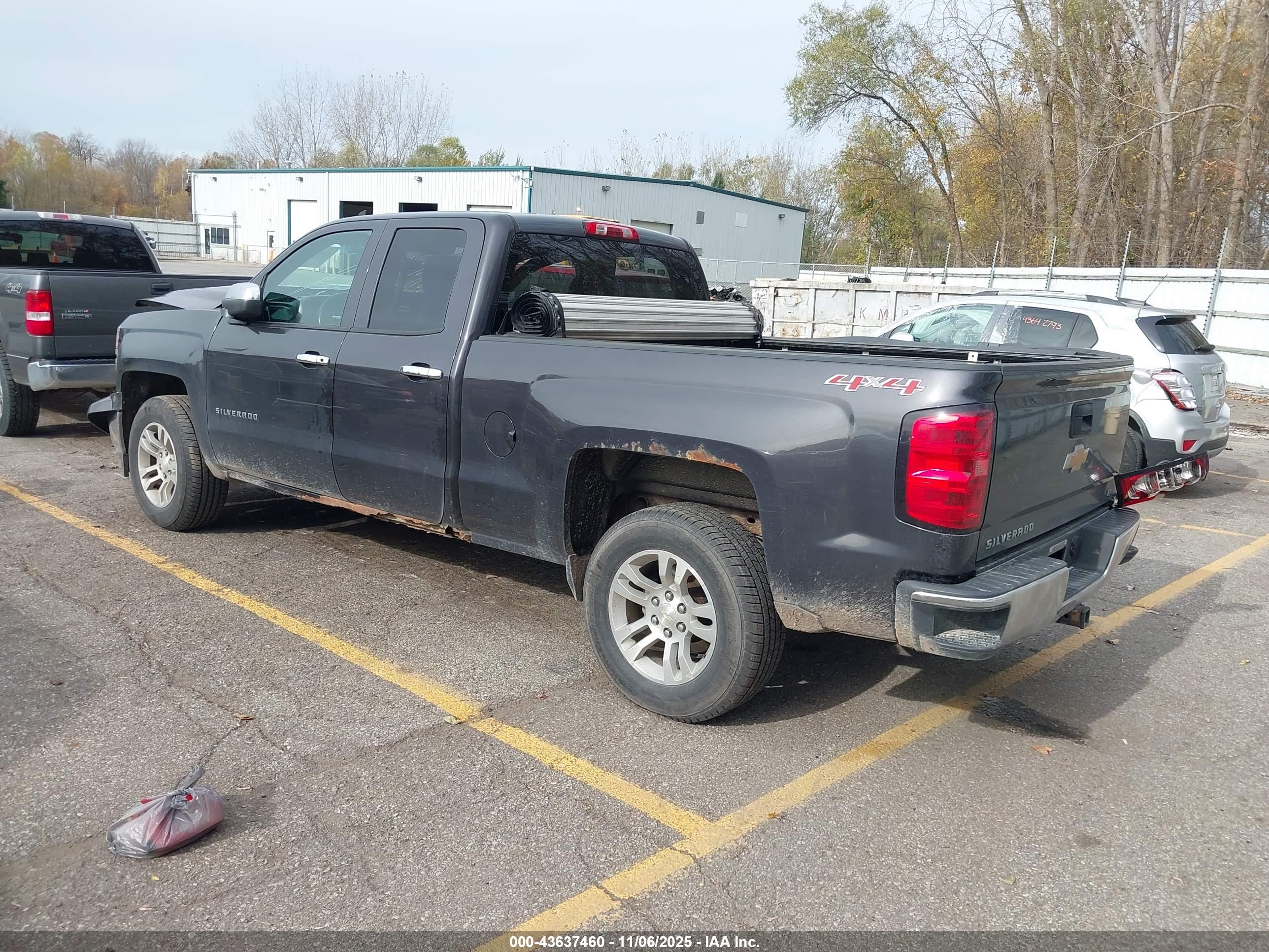 CHEVROLET SILVERADO image 3