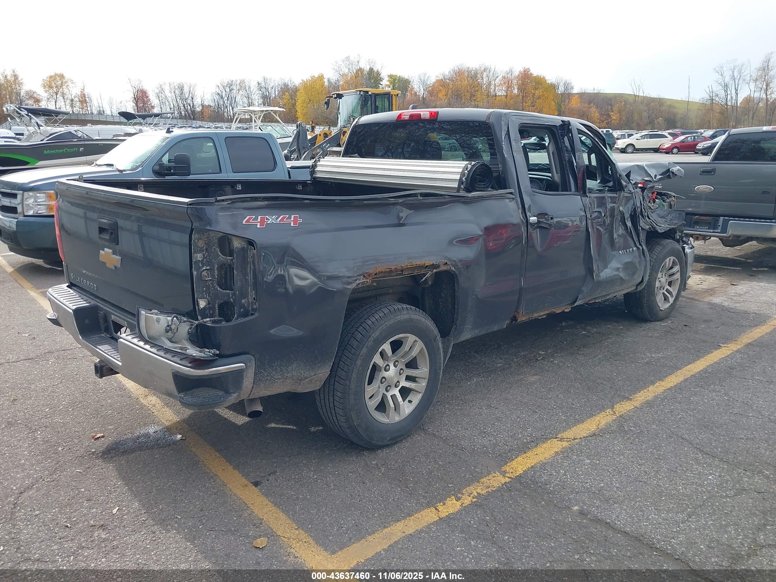 CHEVROLET SILVERADO image 4