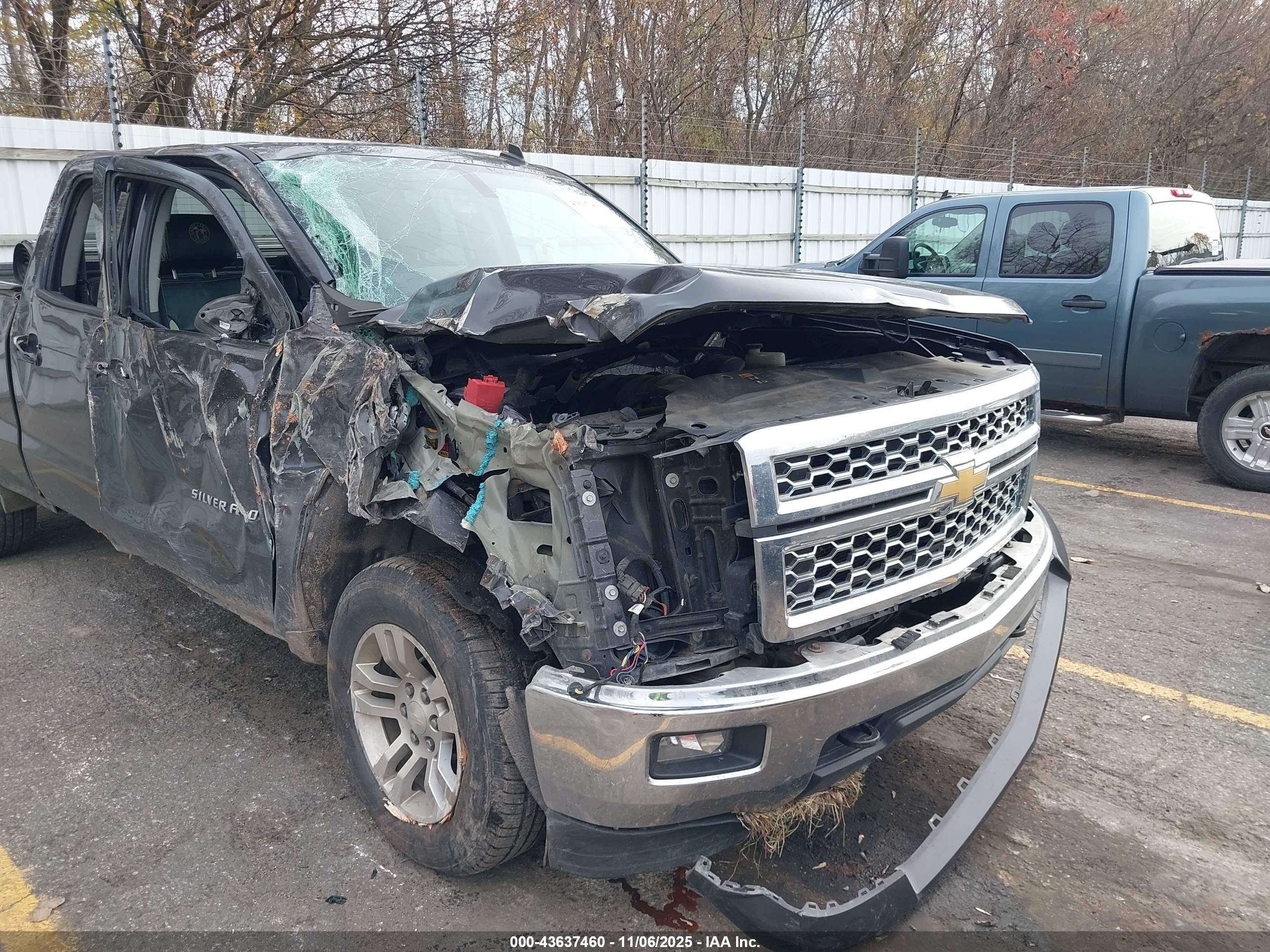 CHEVROLET SILVERADO image 6