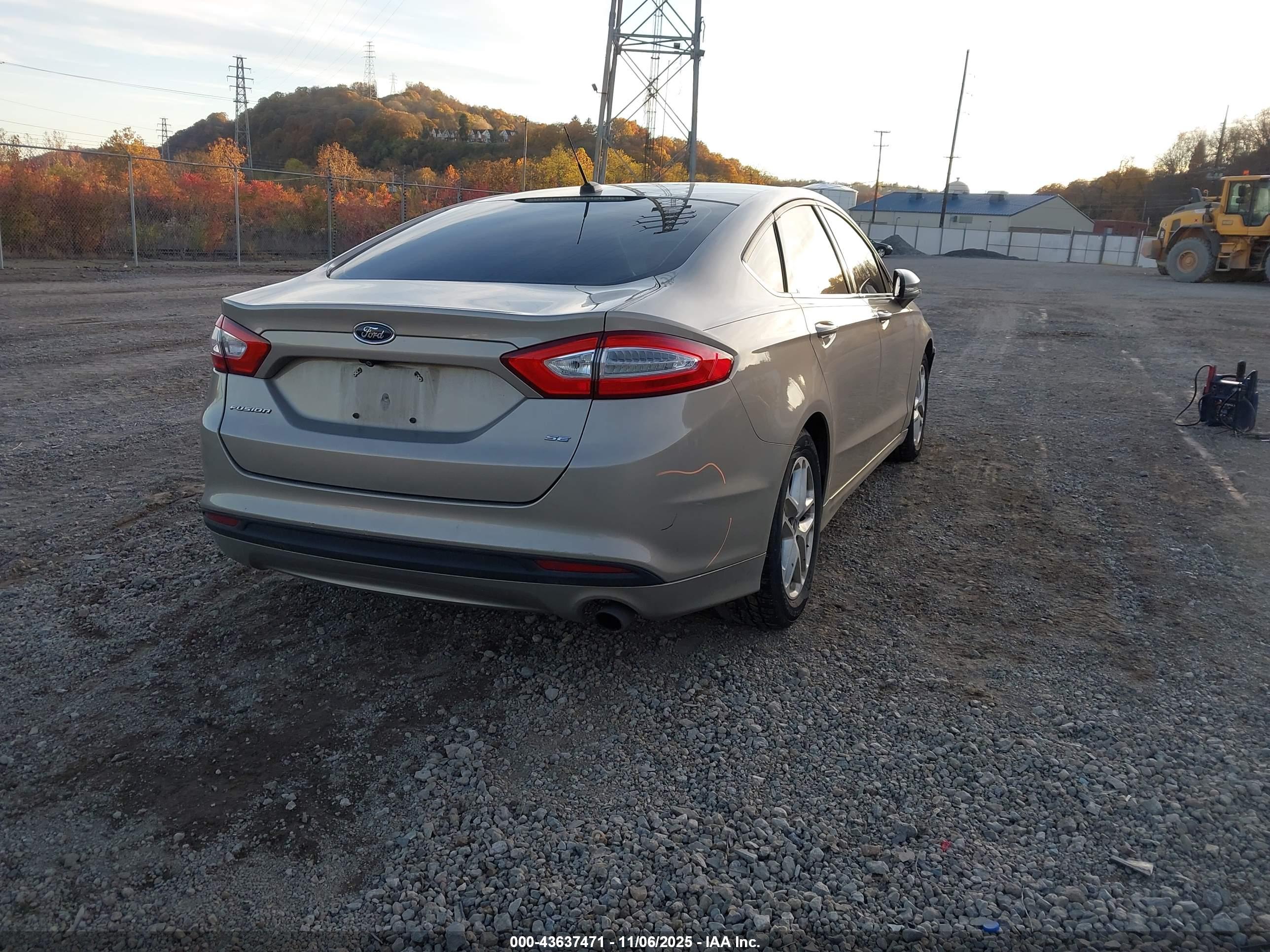 FORD FUSION image 4