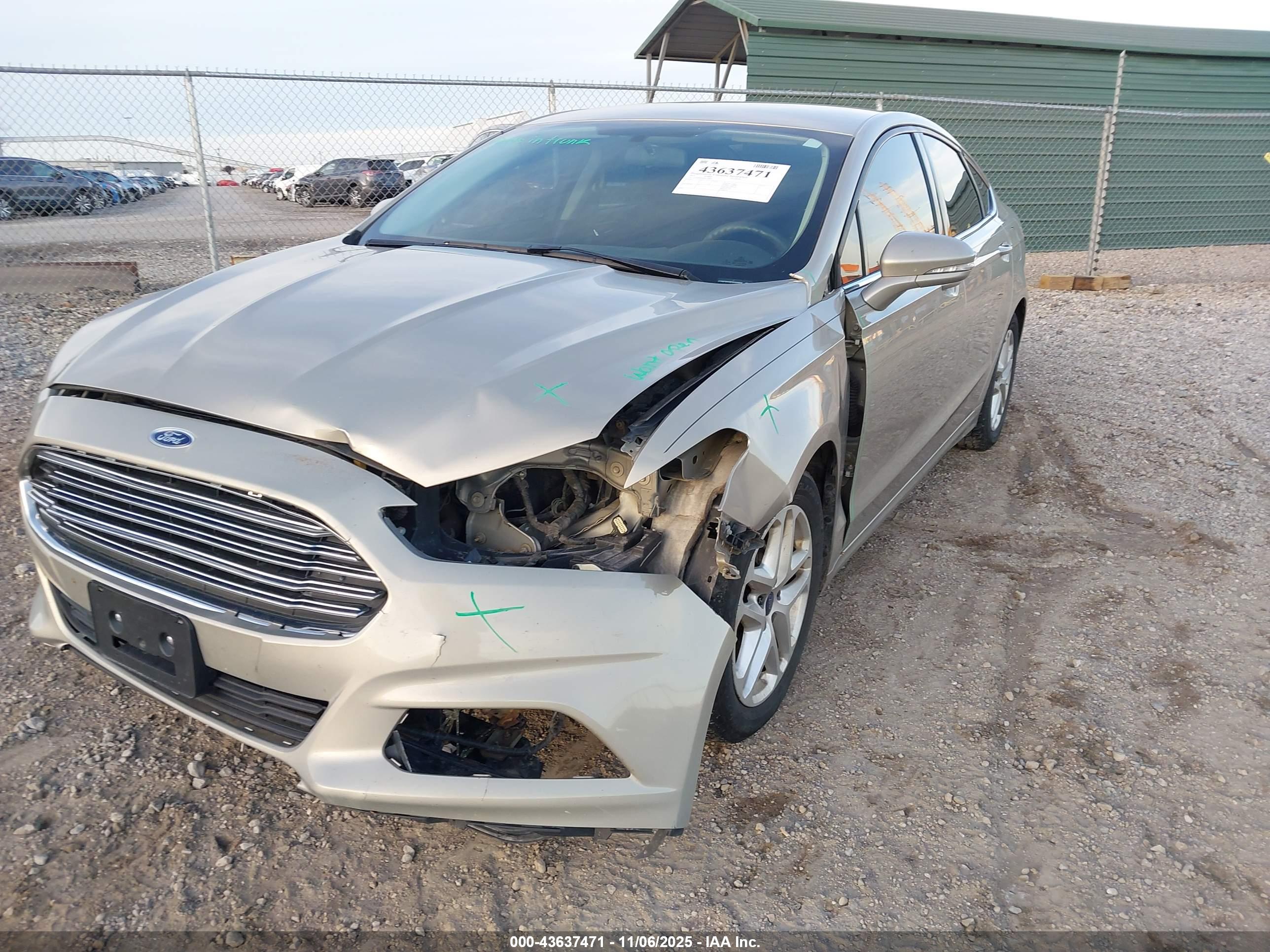 FORD FUSION image 6