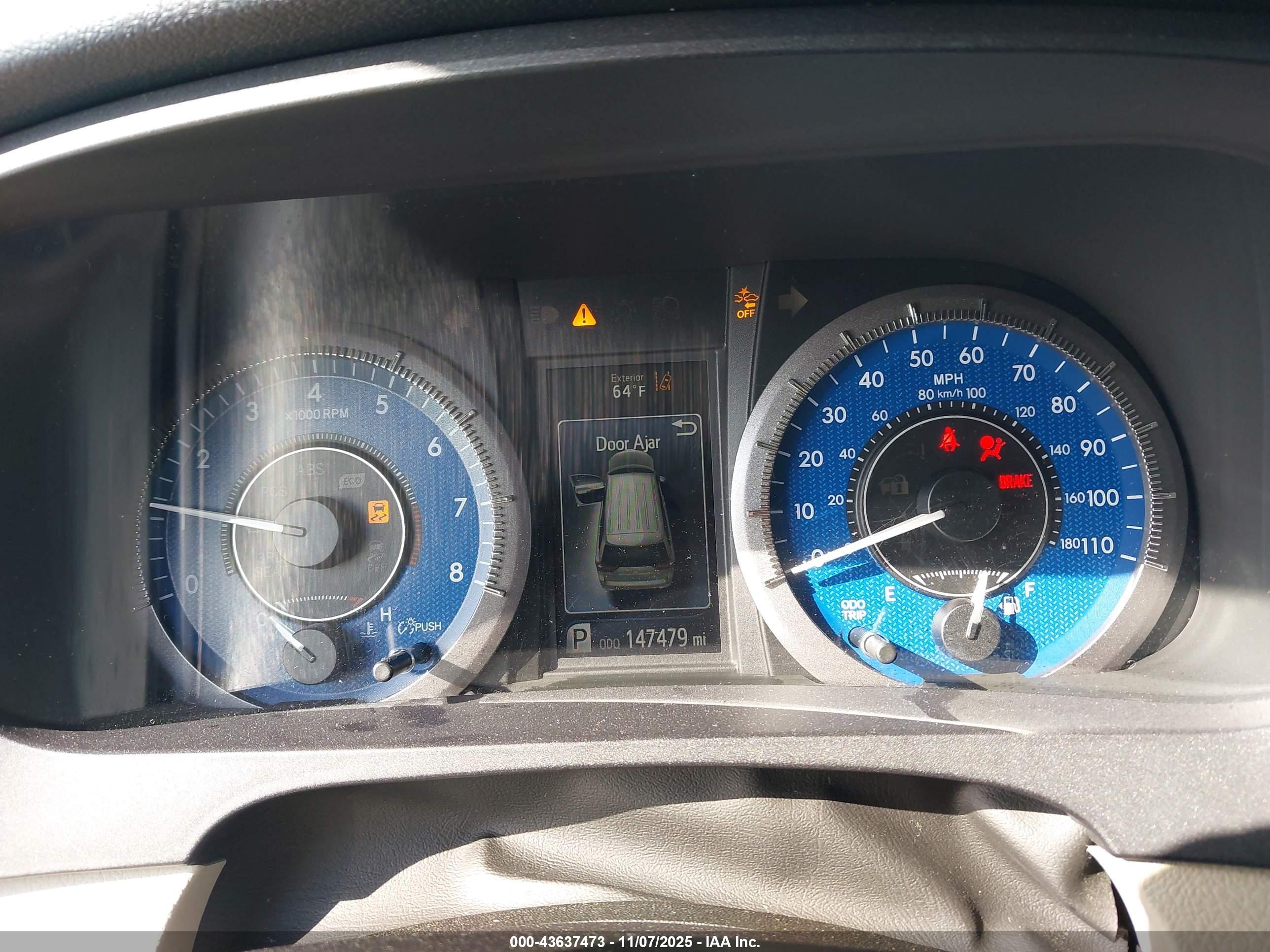 TOYOTA SIENNA image 7