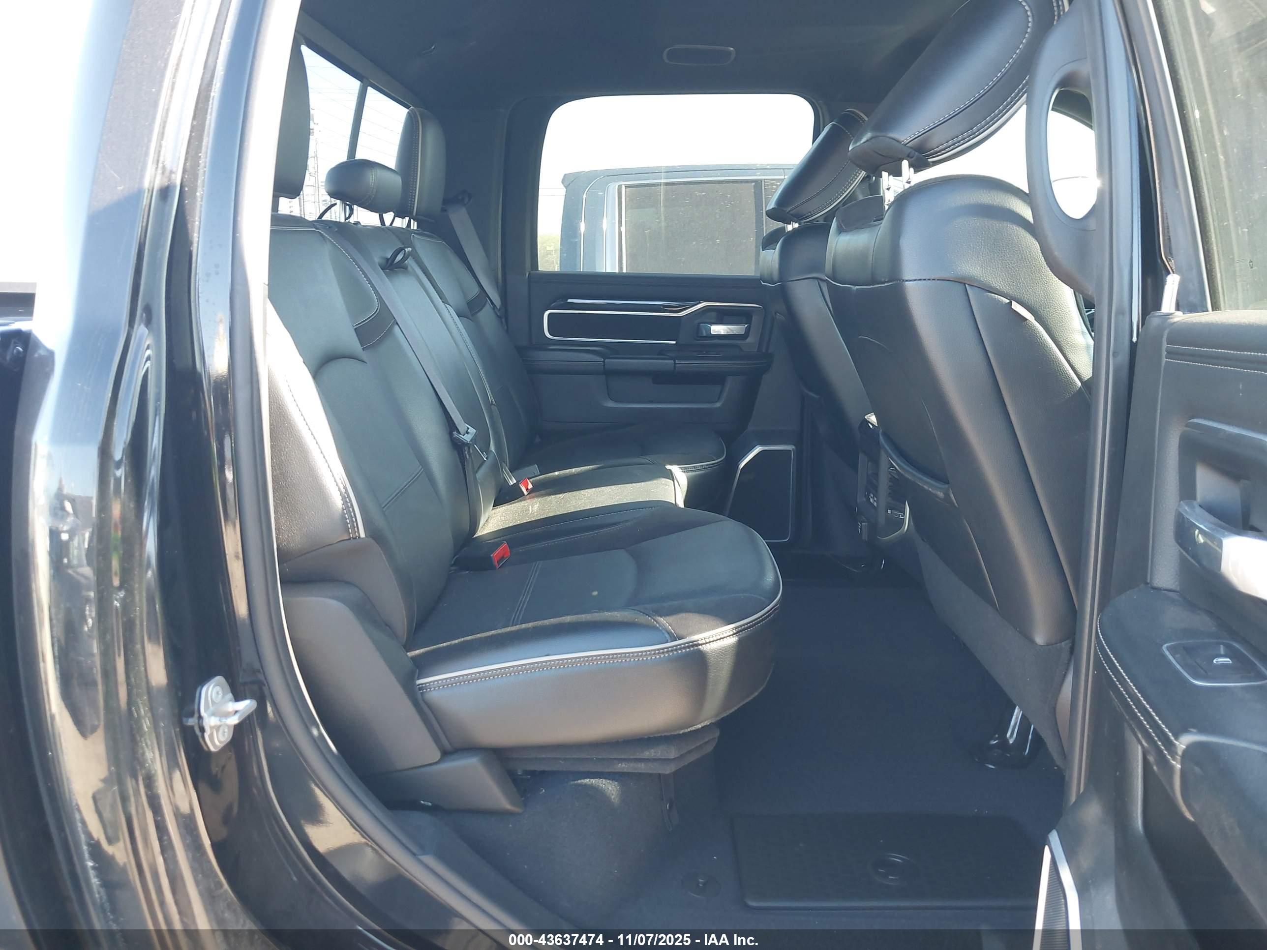 RAM 2500 image 8