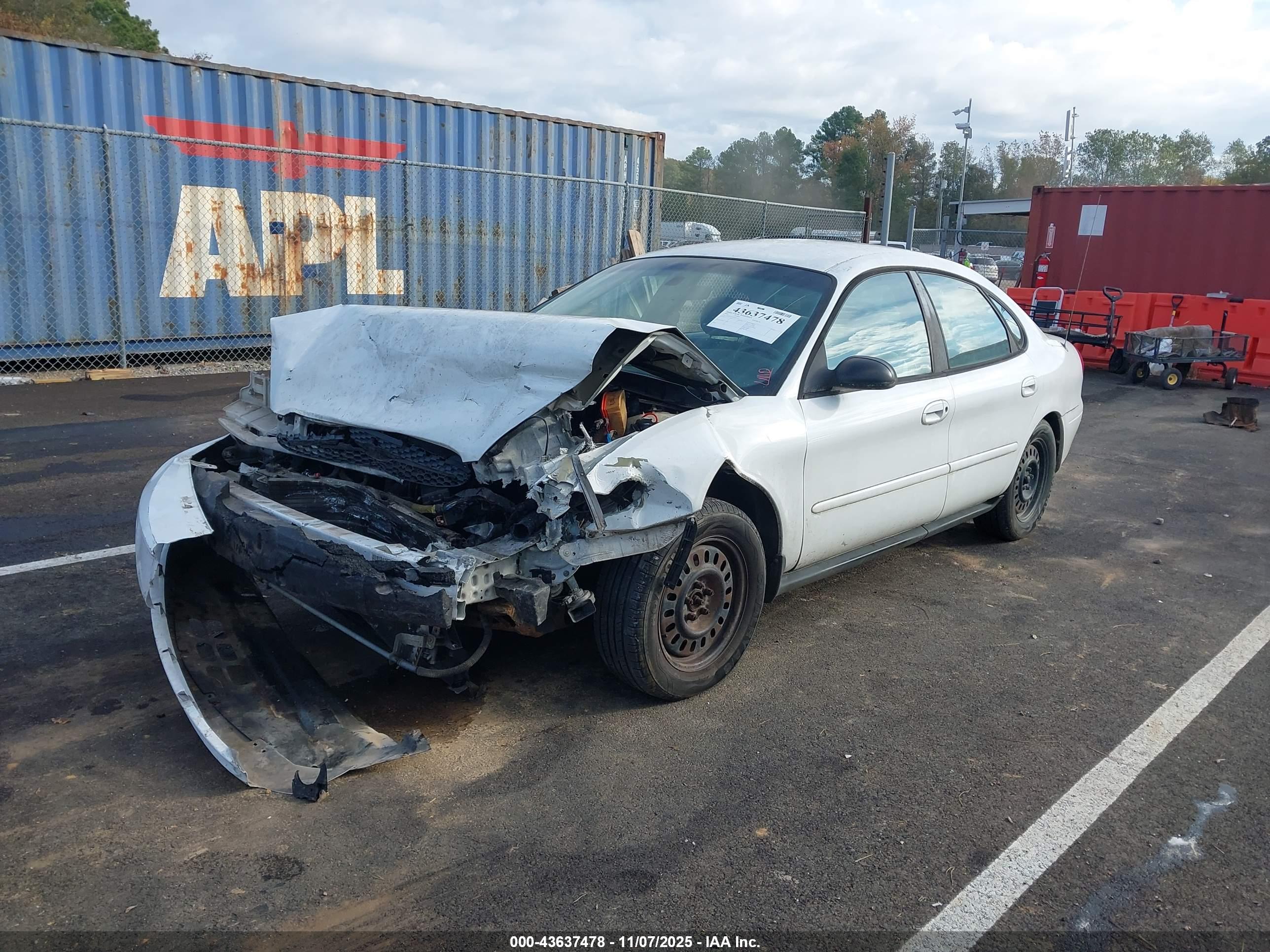 FORD TAURUS image 2