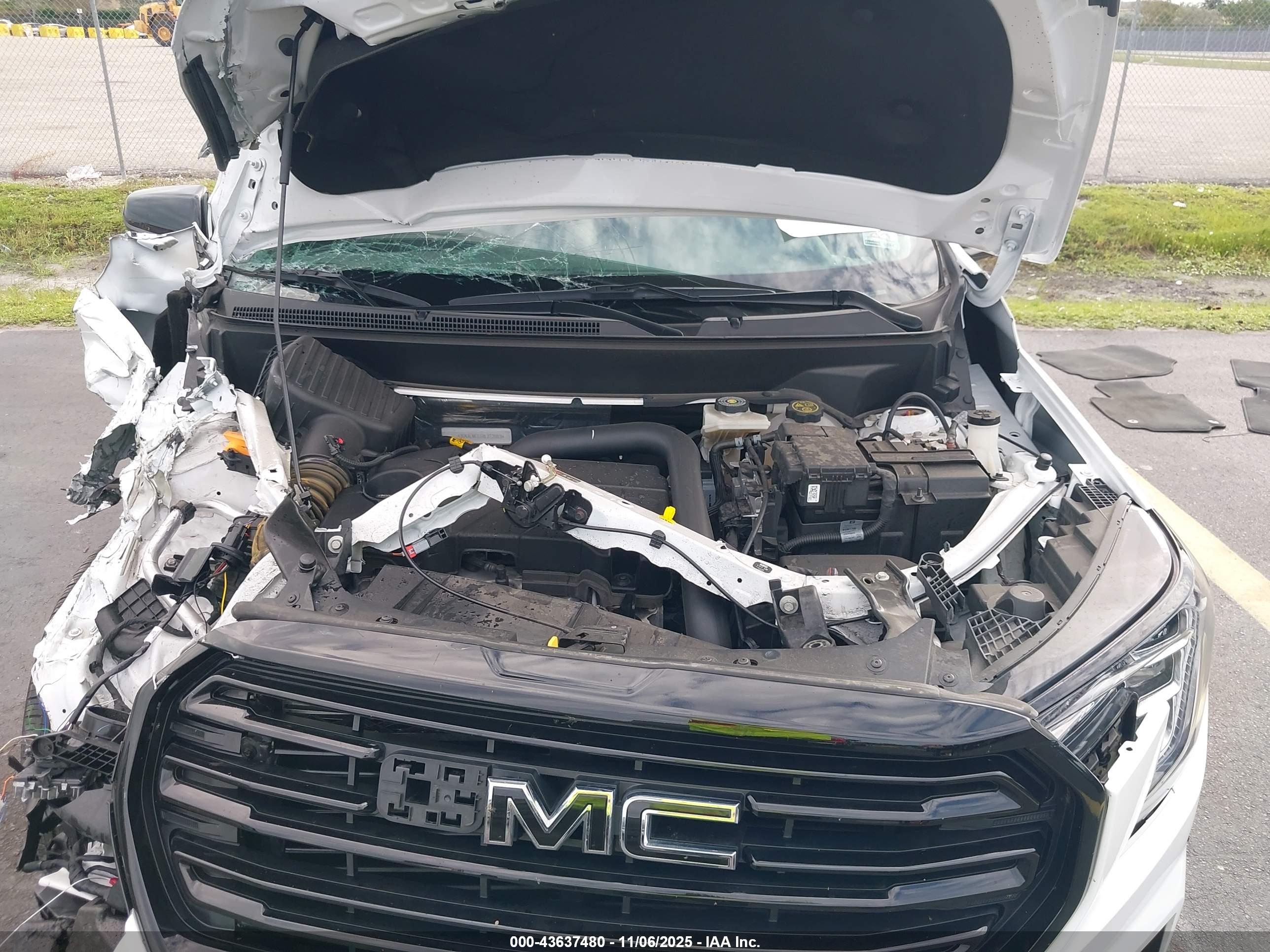 GMC TERRAIN image 10