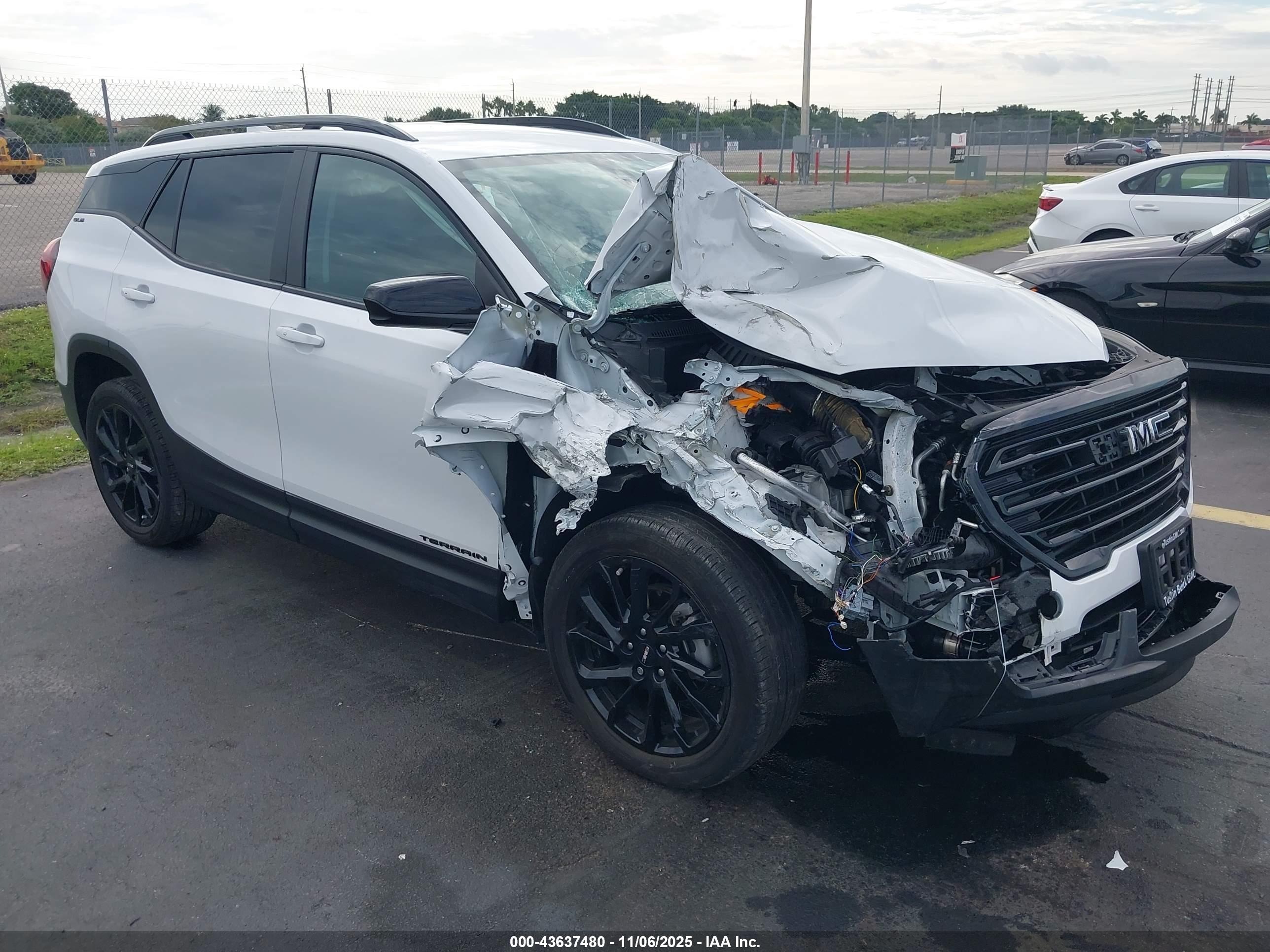 GMC TERRAIN image 6
