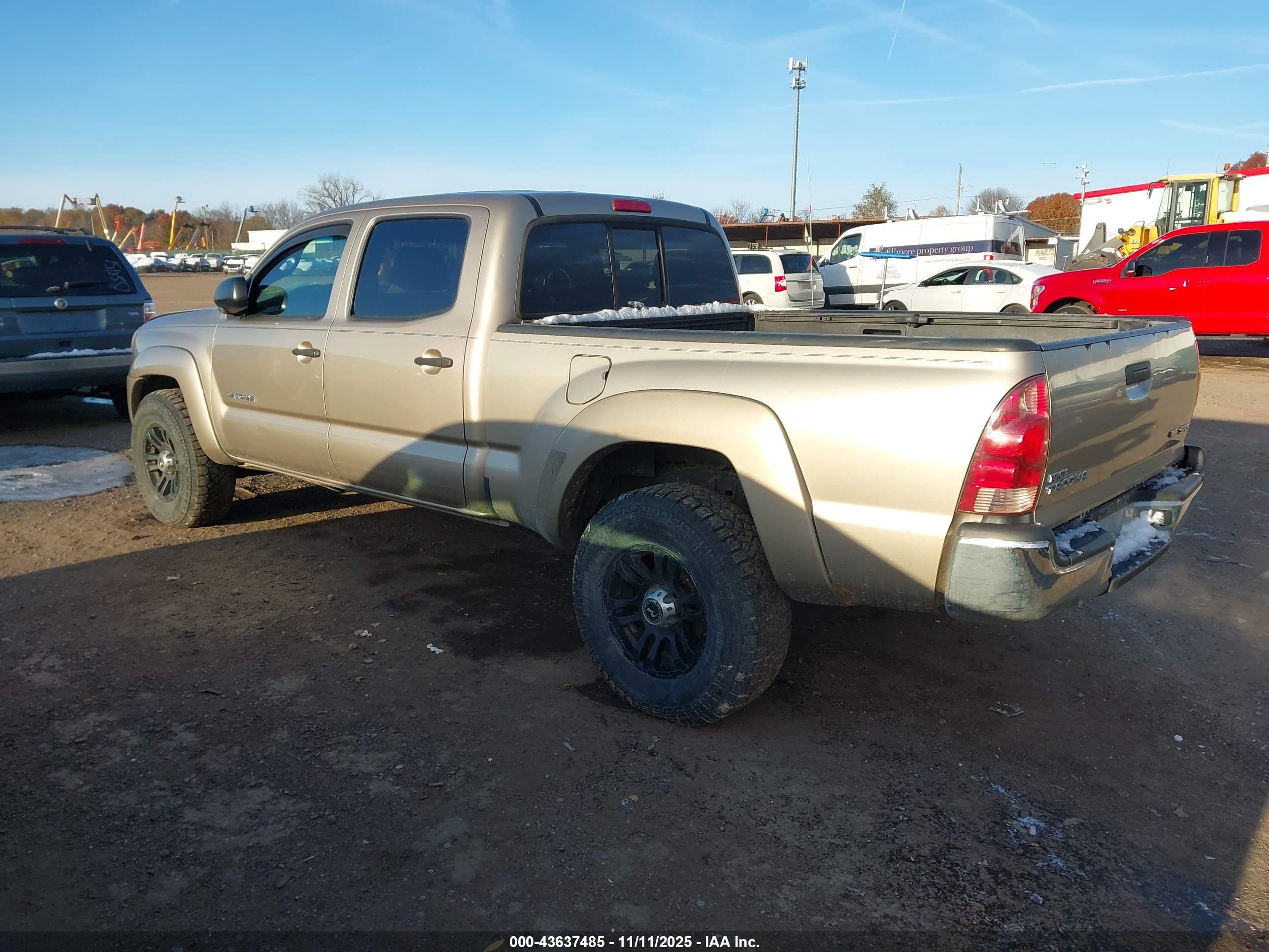 TOYOTA TACOMA image 3