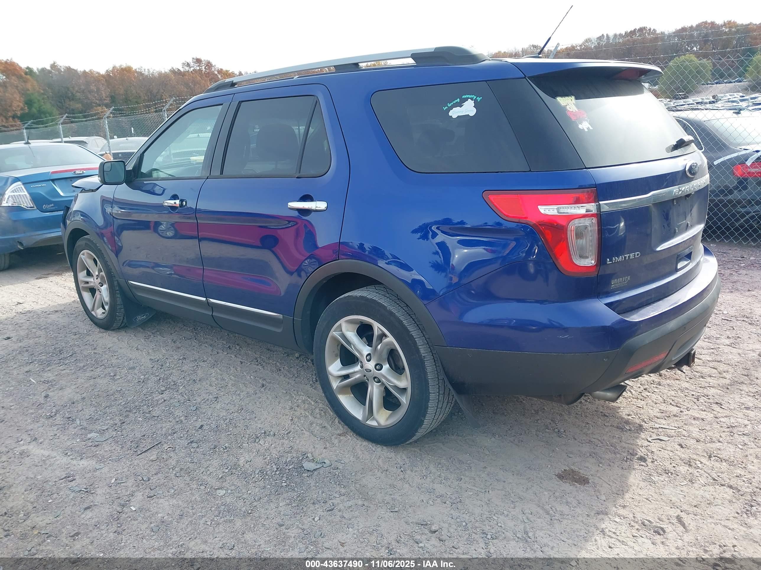 FORD EXPLORER image 3