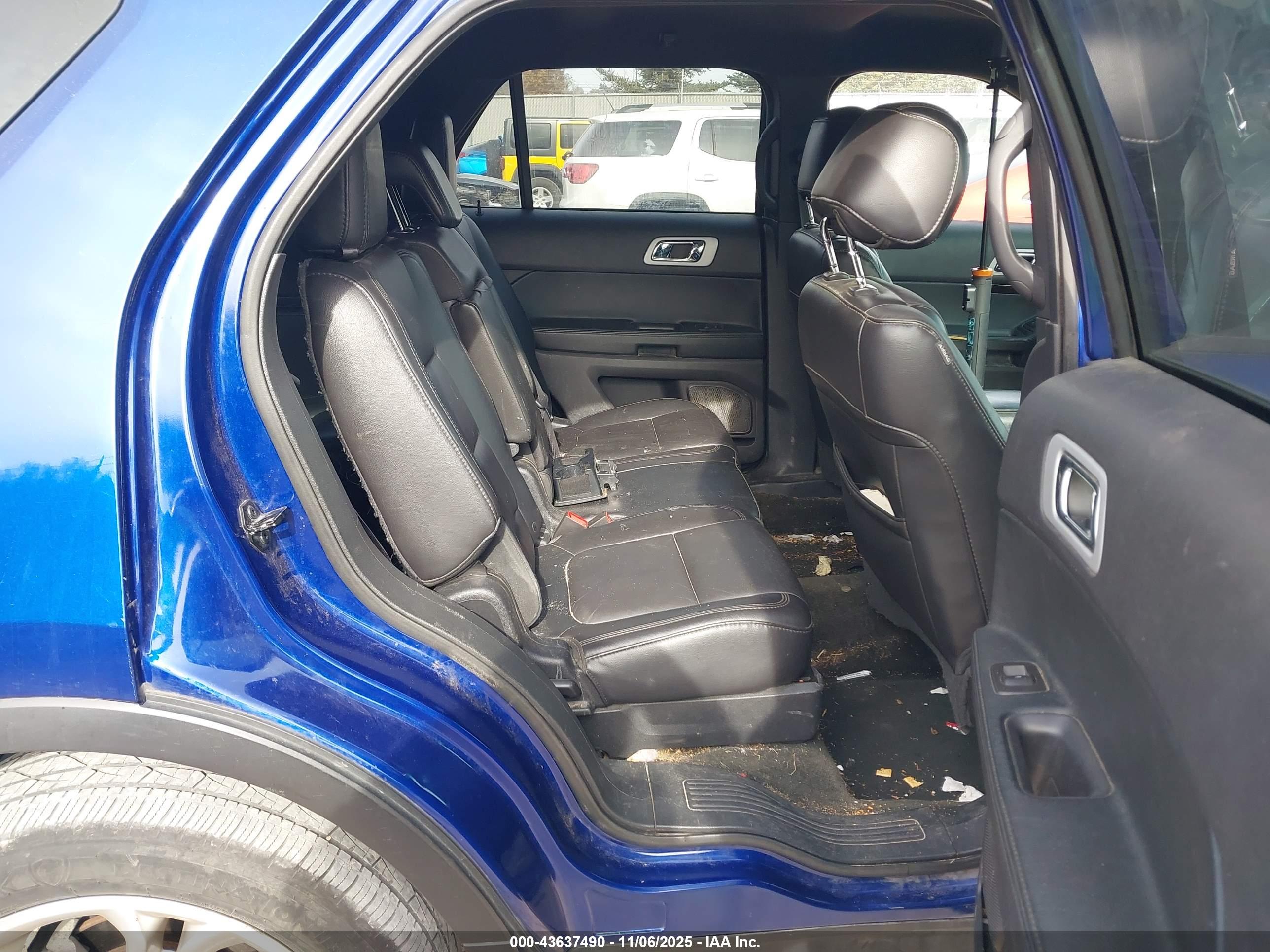 FORD EXPLORER image 8