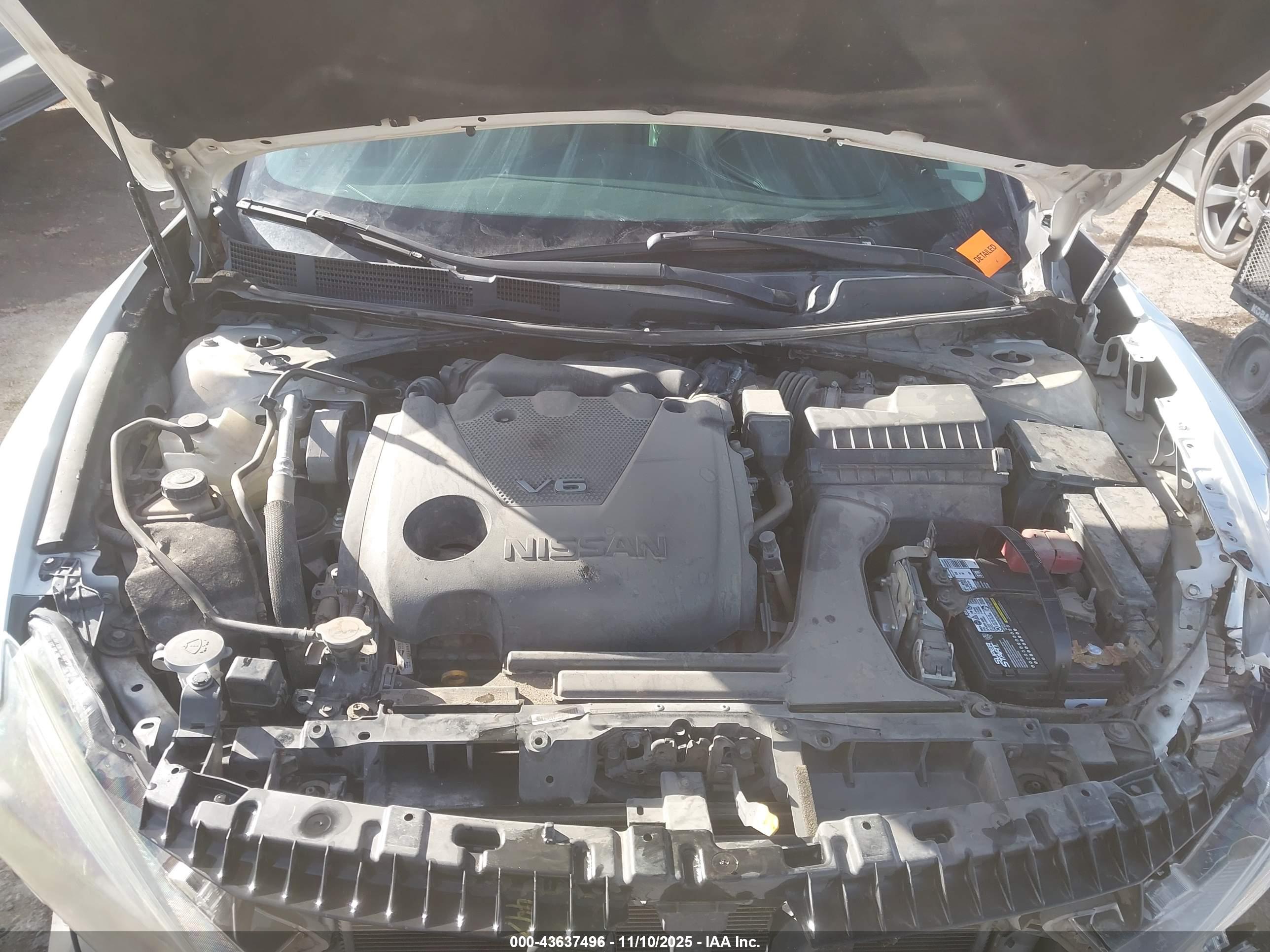 NISSAN MAXIMA image 10