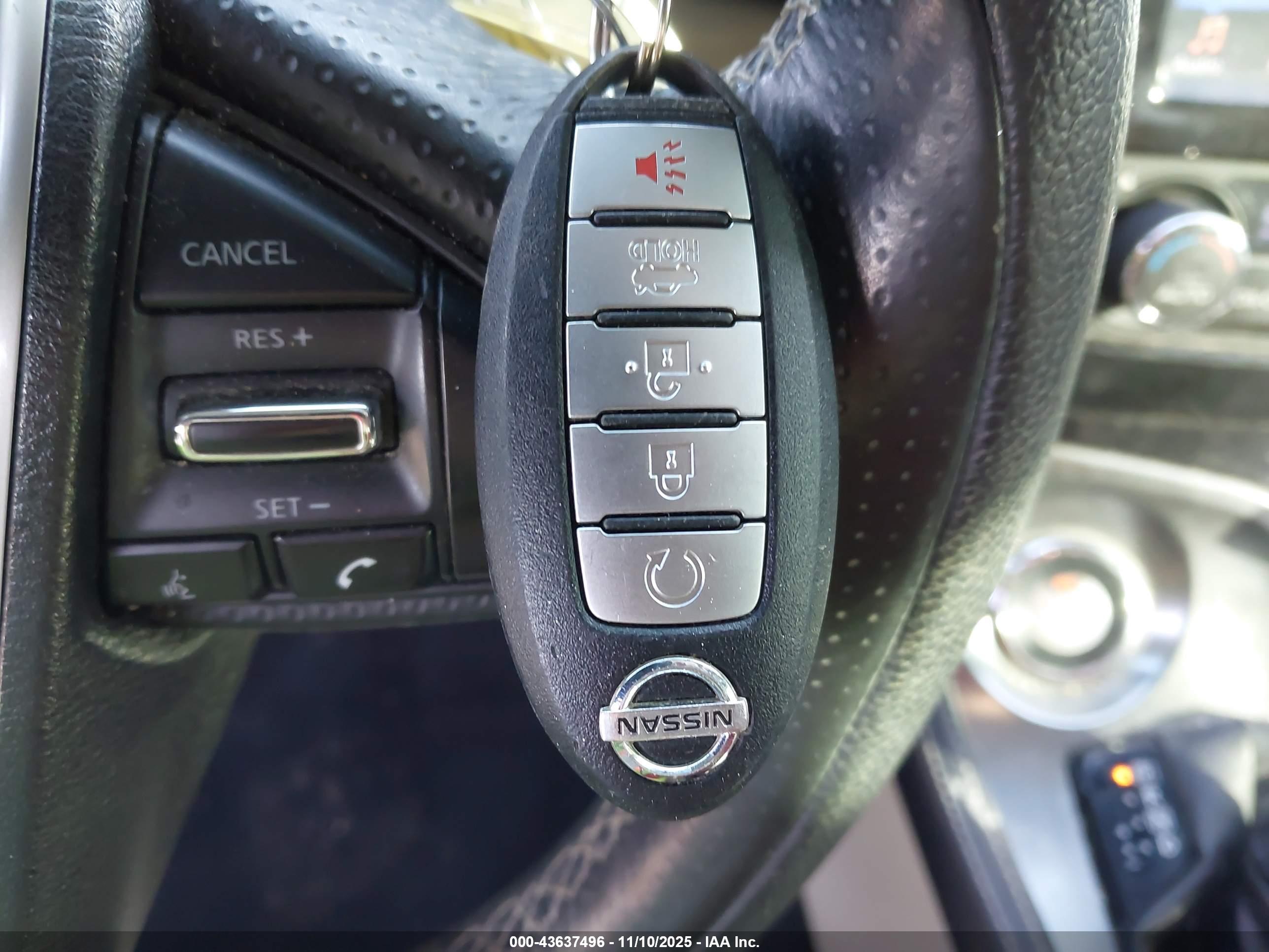 NISSAN MAXIMA image 11