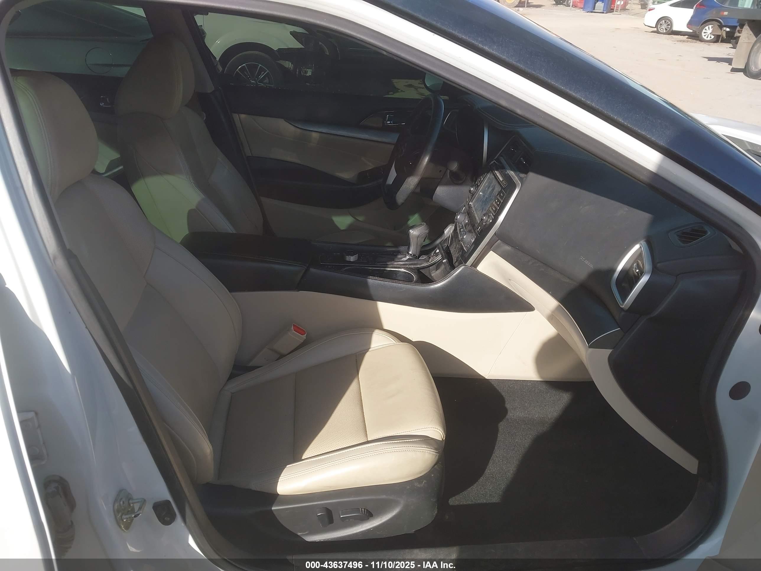 NISSAN MAXIMA image 5