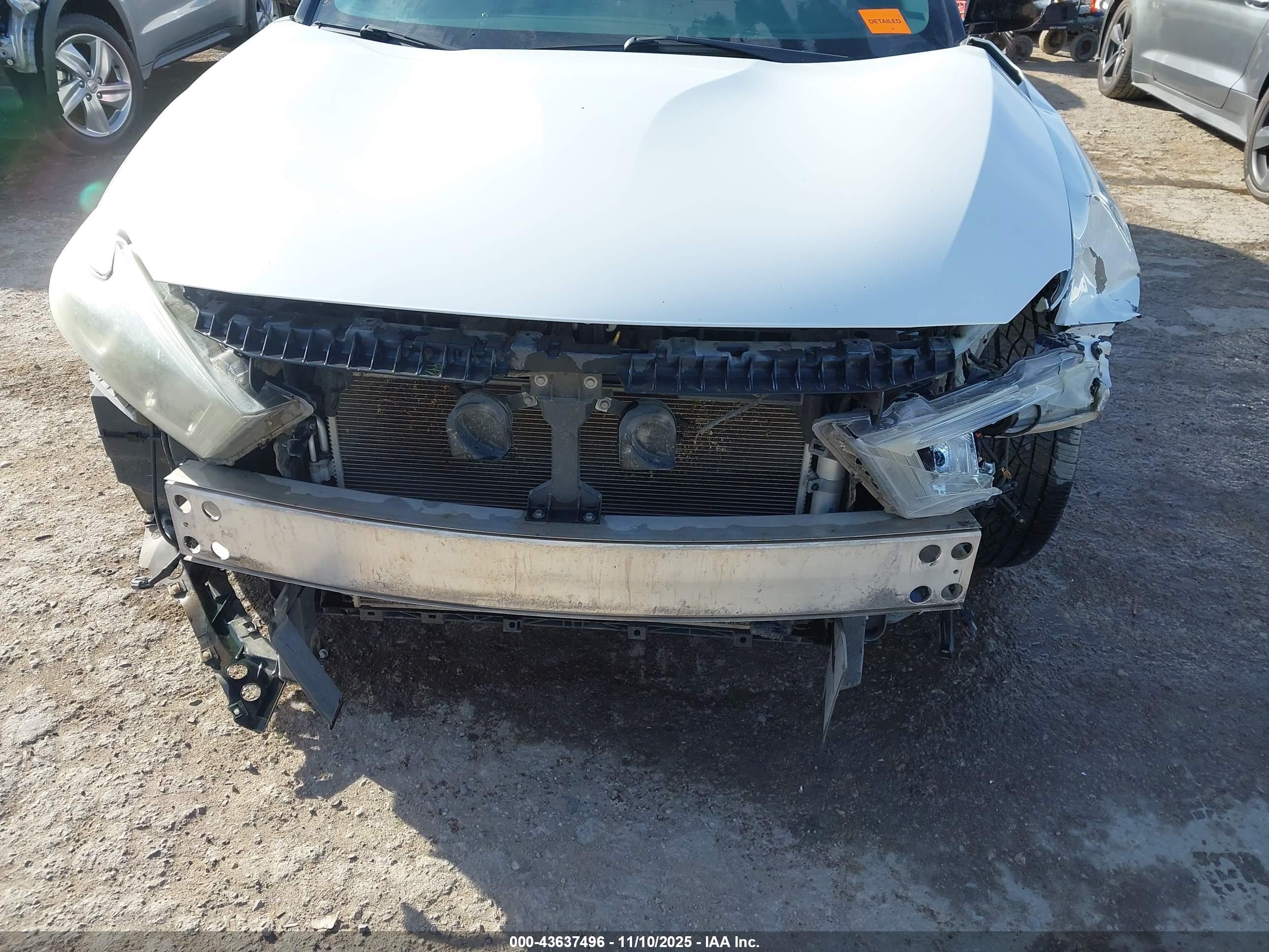 NISSAN MAXIMA image 6