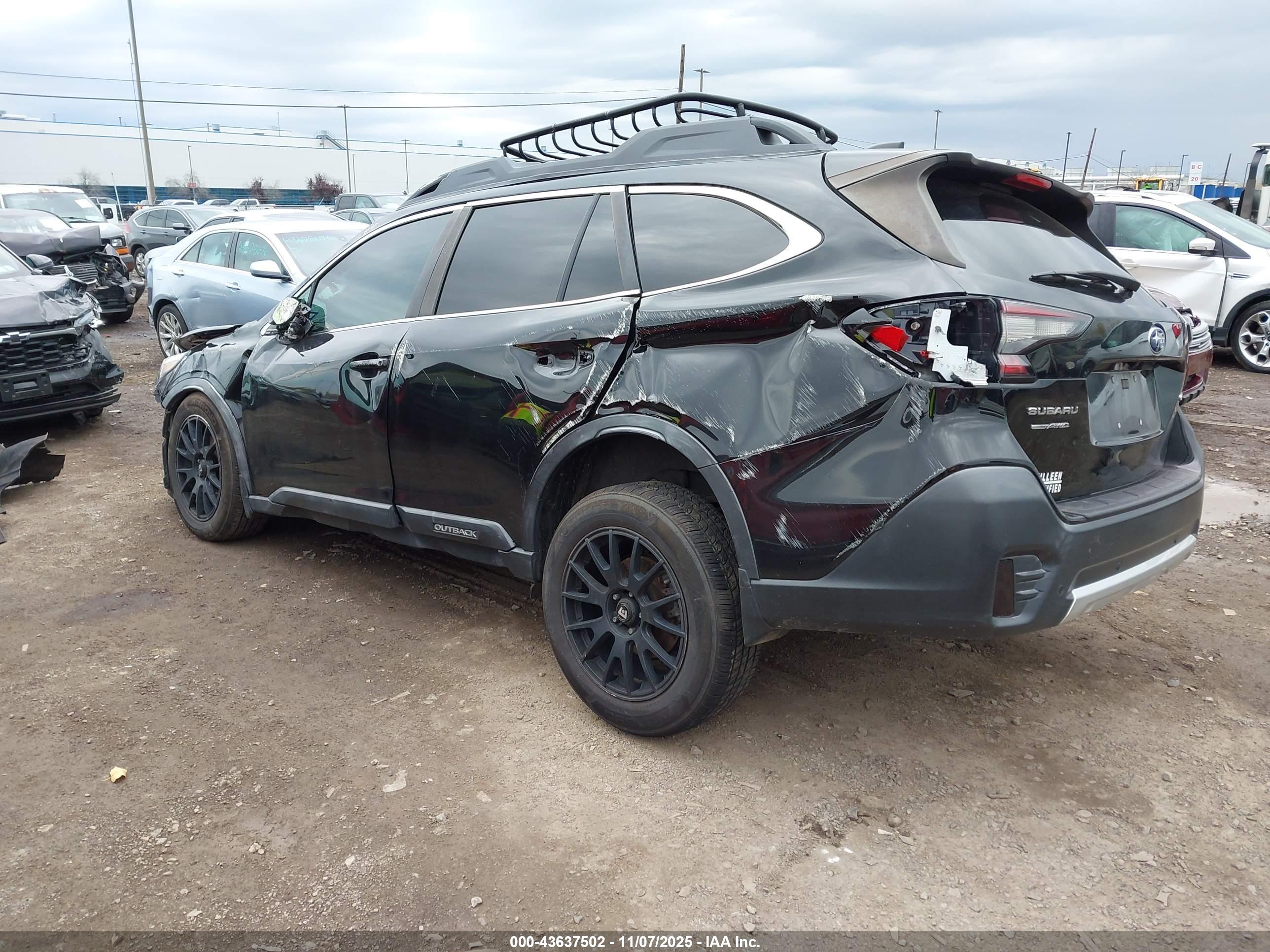 SUBARU OUTBACK image 3