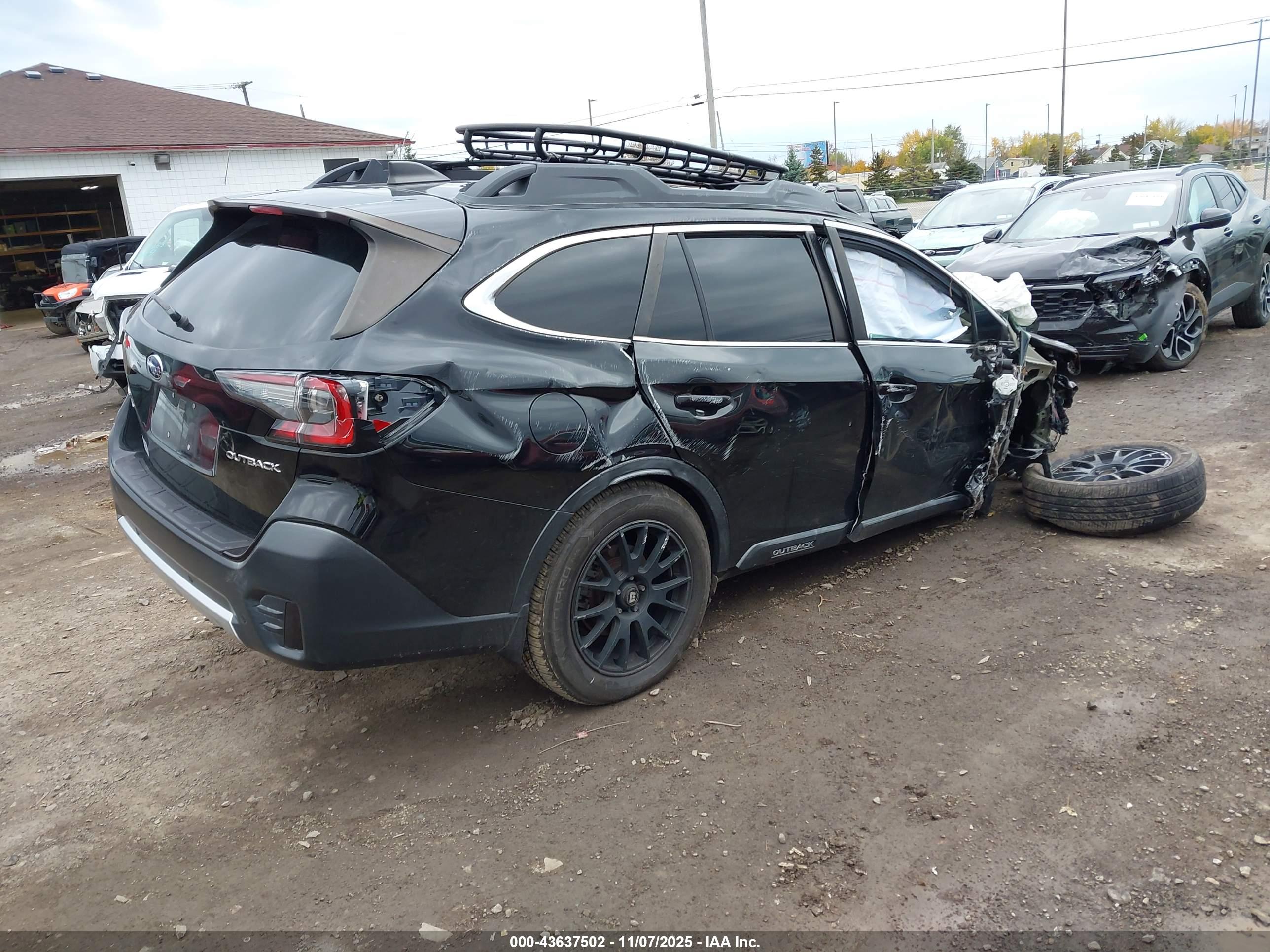 SUBARU OUTBACK image 4