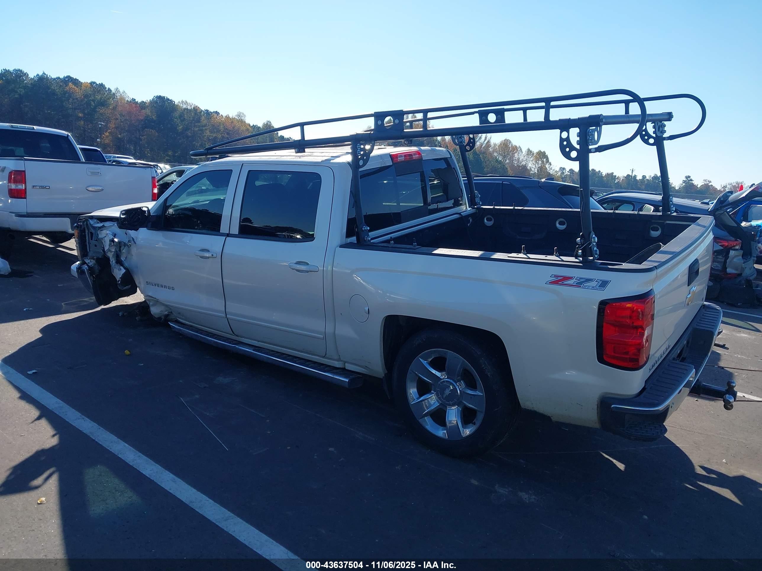 CHEVROLET SILVERADO image 3